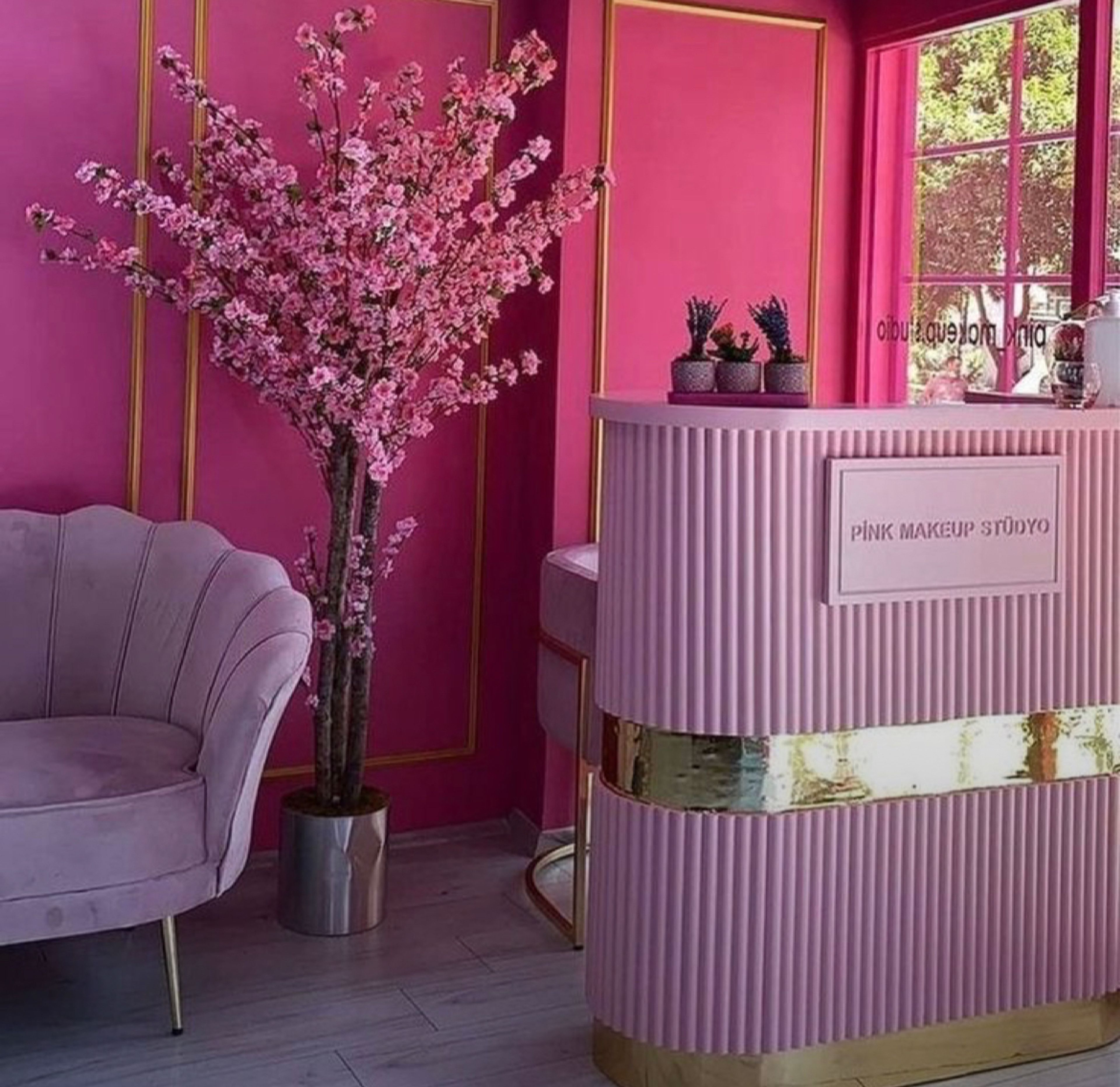 Cover photo of The Glam Dr