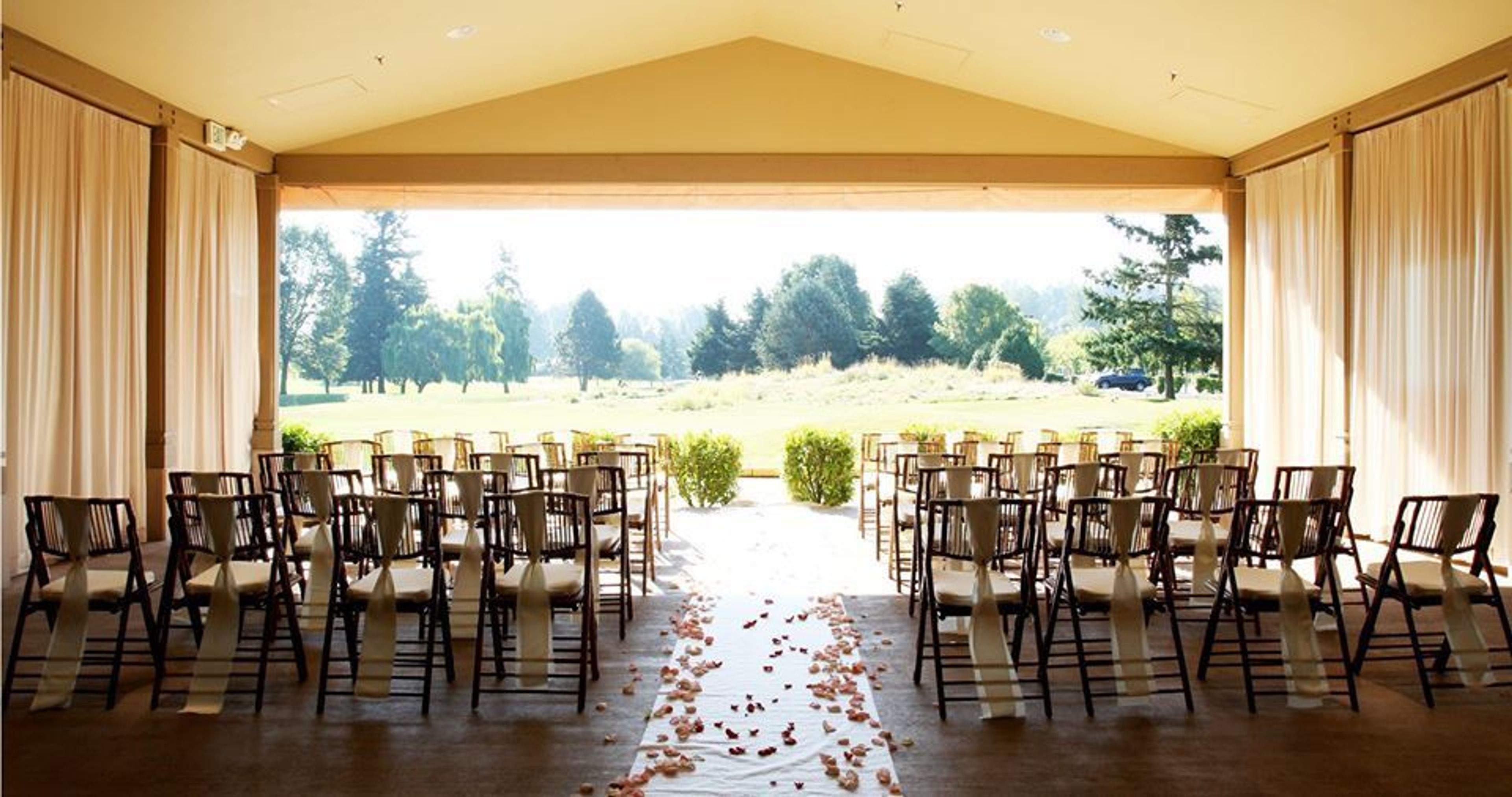 Cover photo of Billy Baroo's Bar and Grill at Foster Golf Links