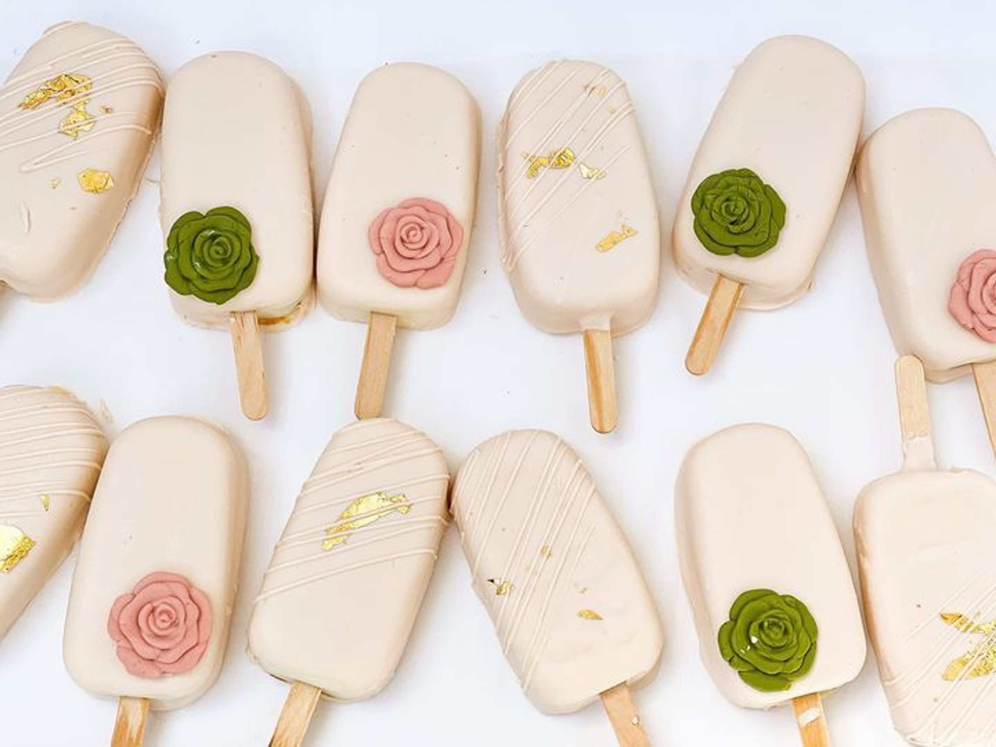 Cover photo of Veeyon Cakes