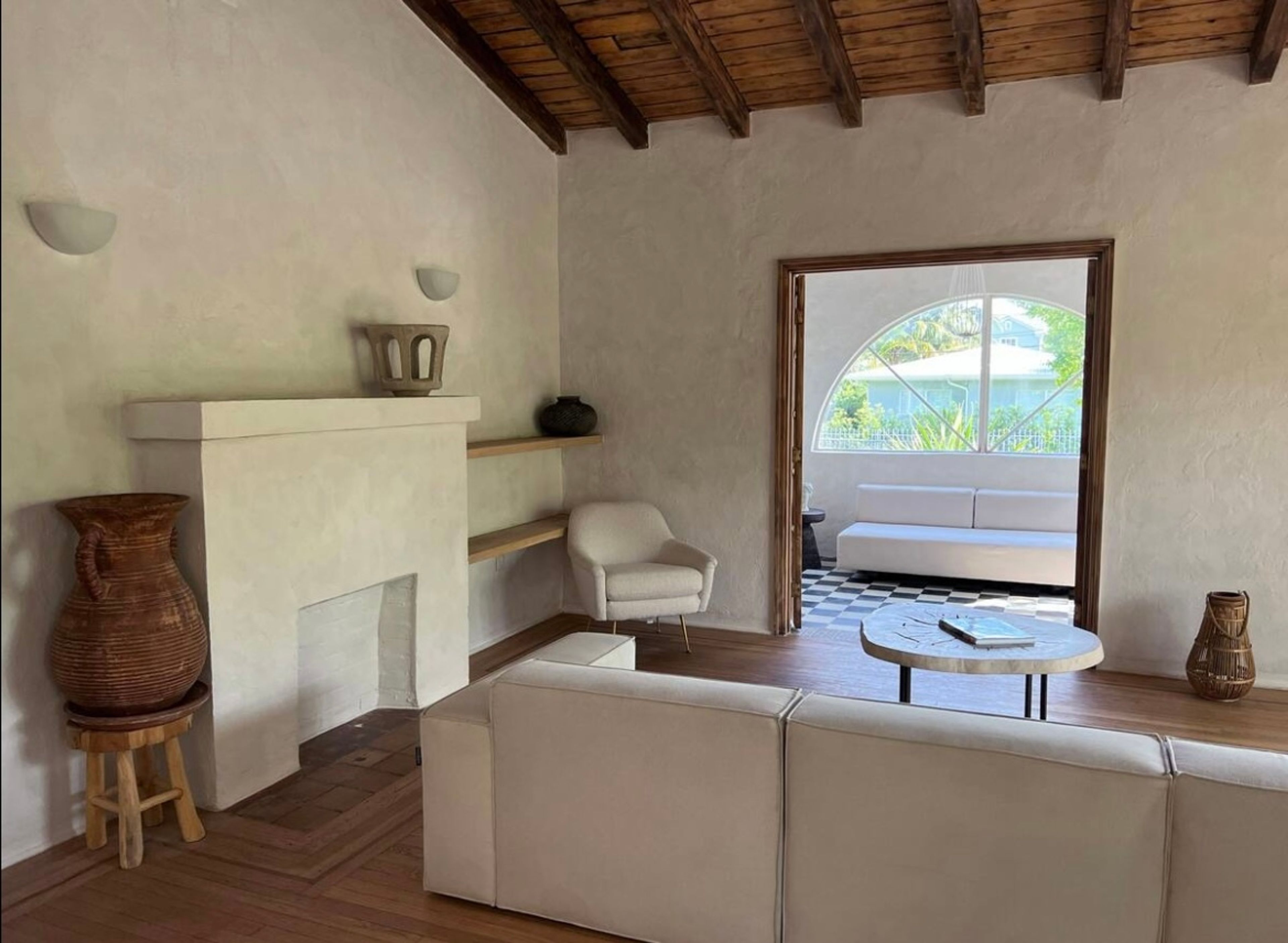 Cover photo of La Maison Leaf