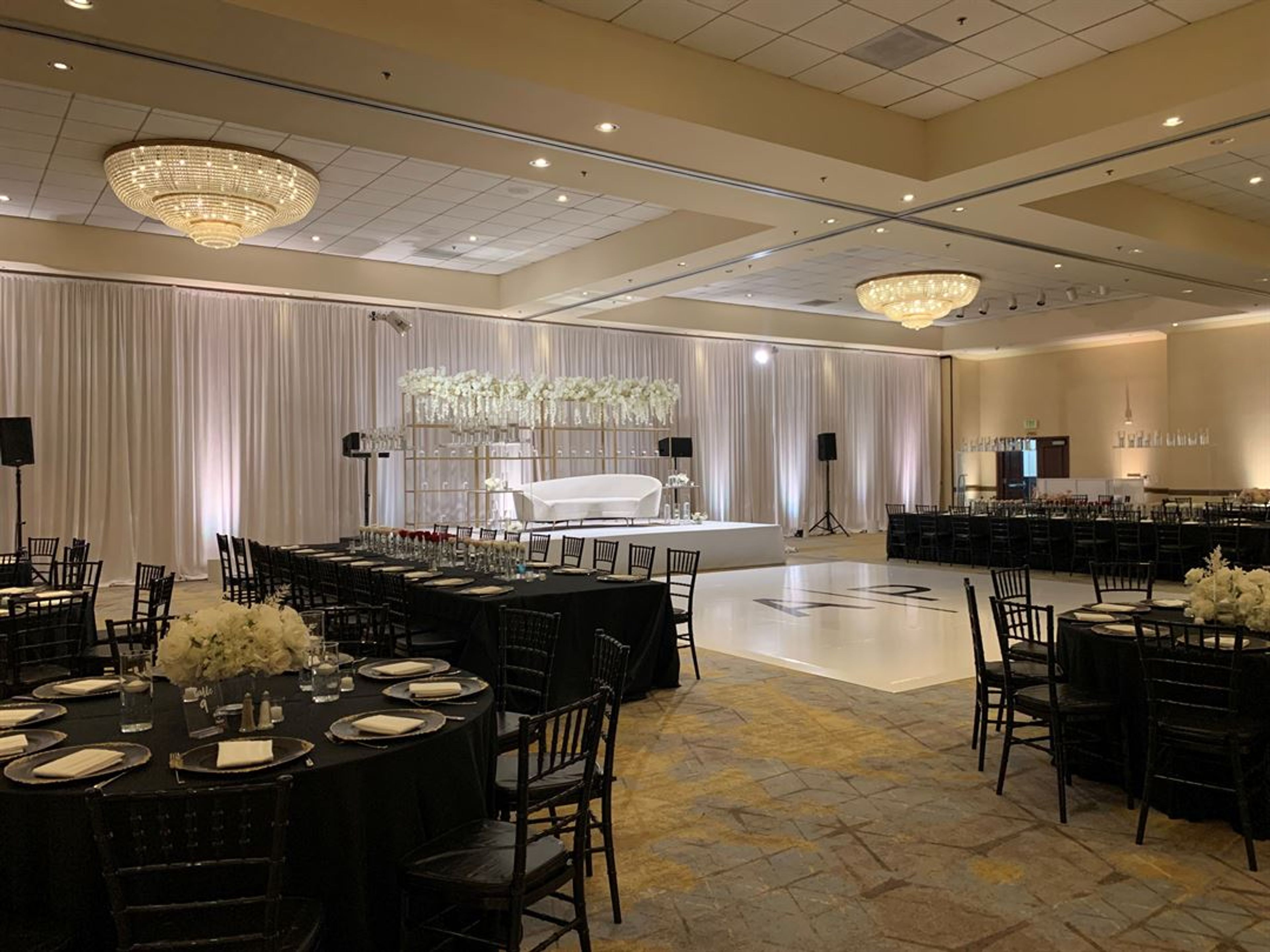 Cover photo of Hotel Zessa, a DoubleTree by Hilton