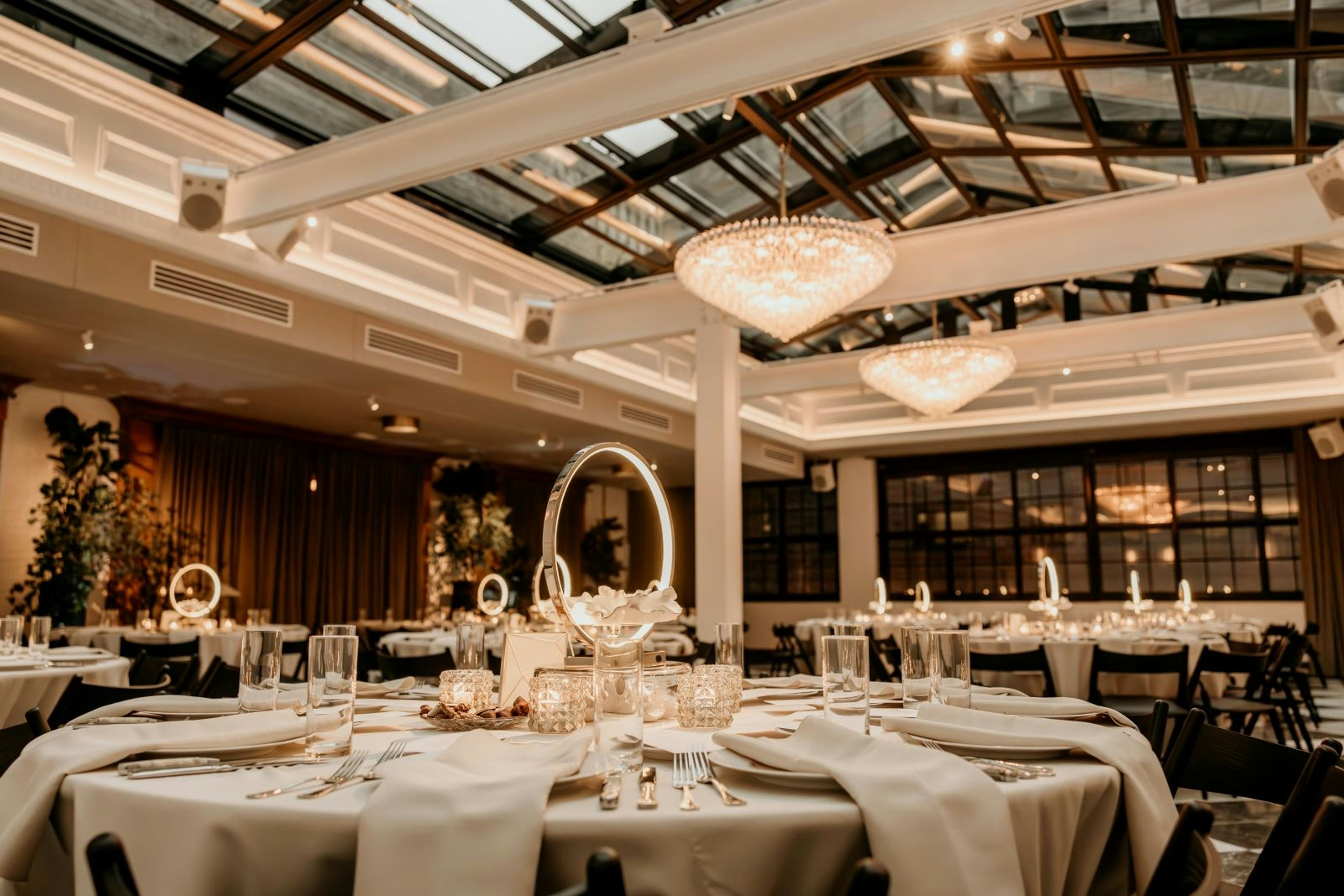 Cover photo of Salon 61