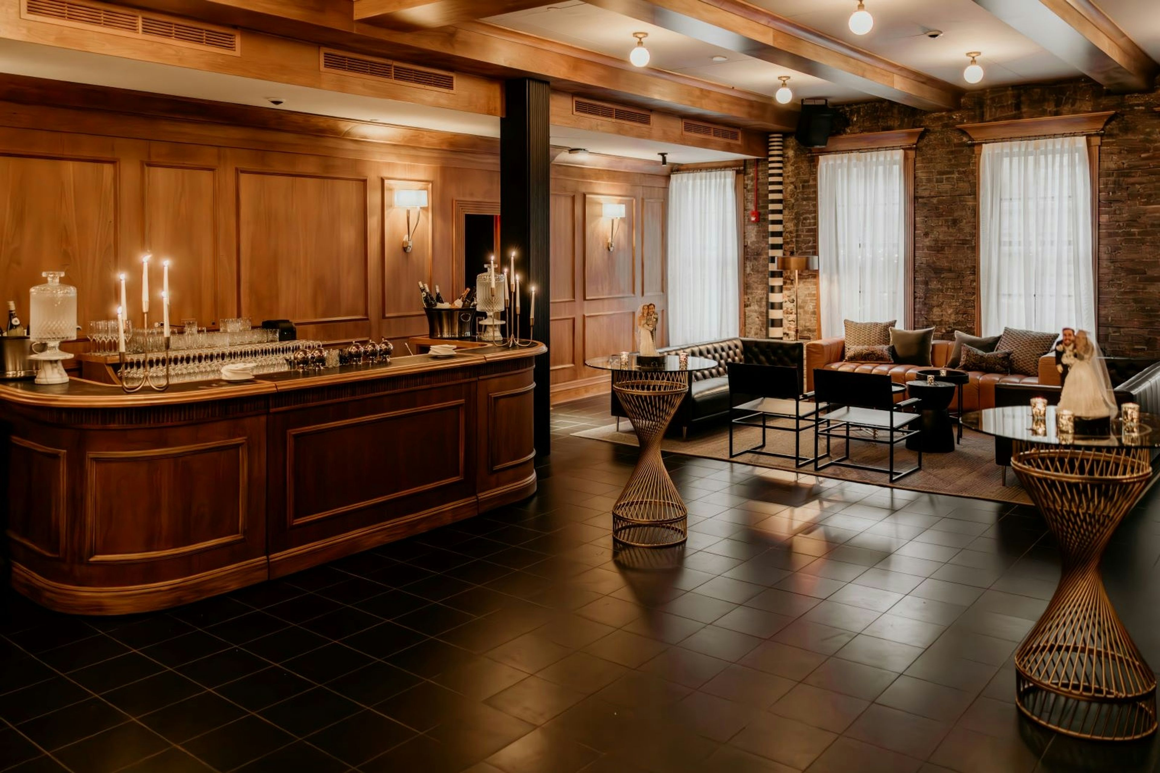 Cover photo of Salon 61