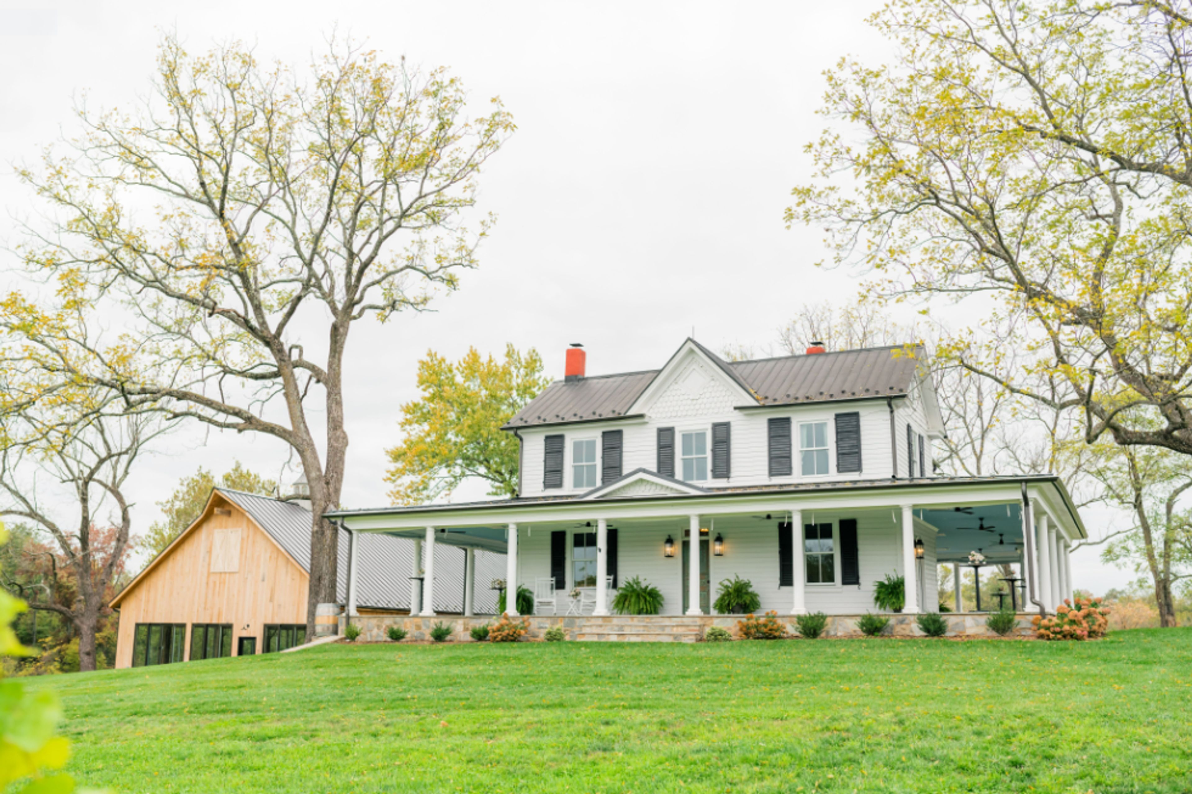 Cover photo of Old Farm Winery at Hartland