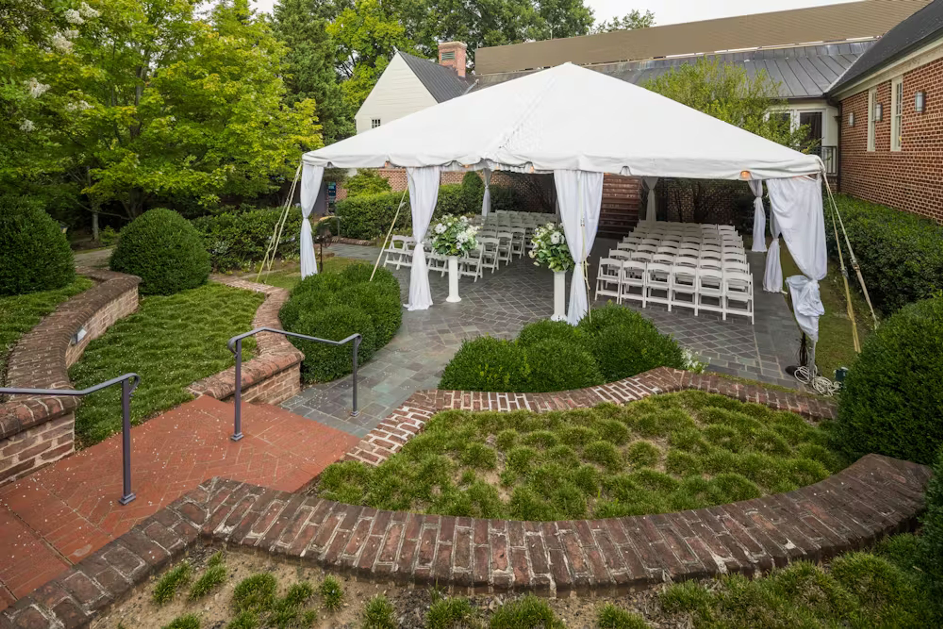 Cover photo of George Washington's Mount Vernon