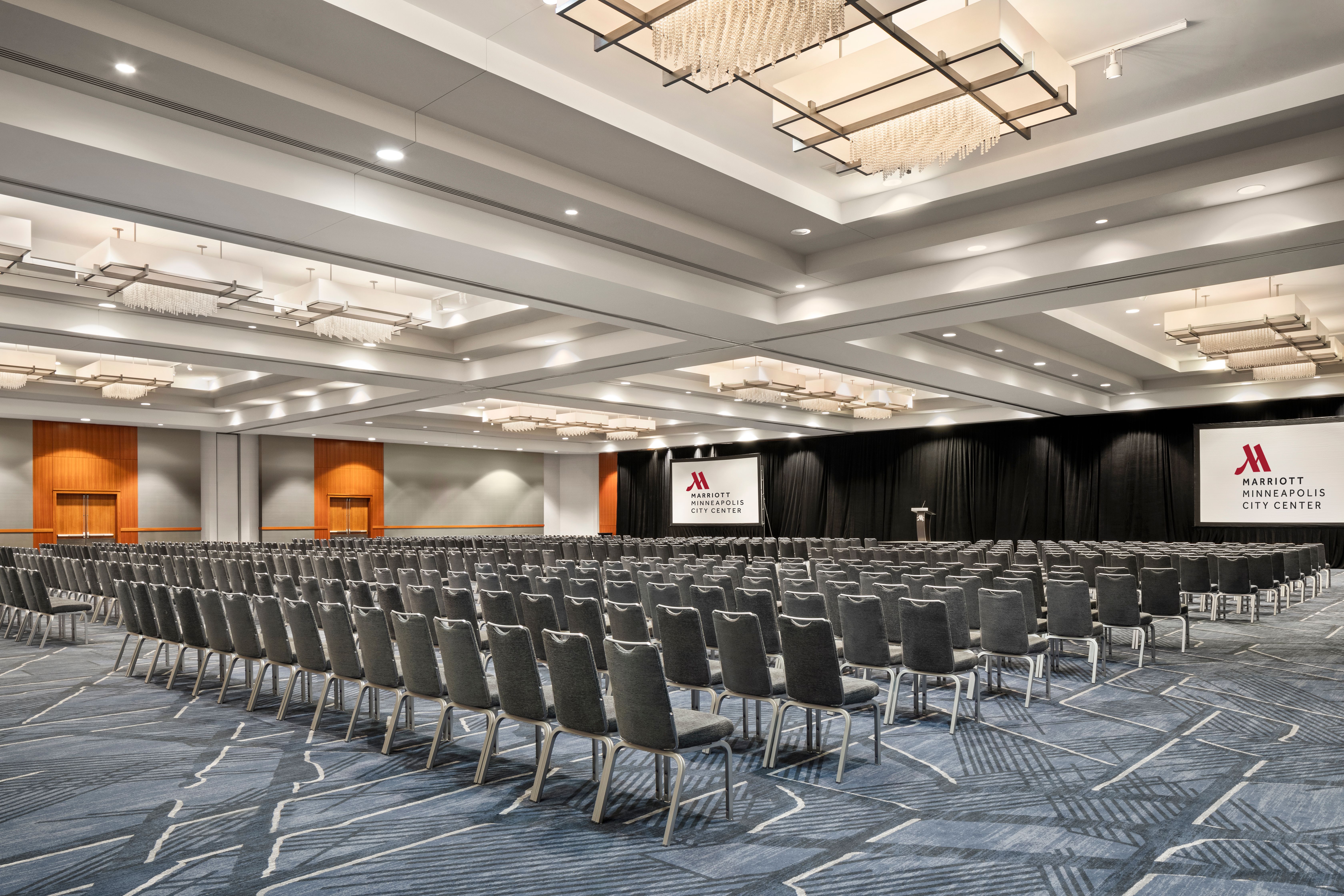 JW Marriott Wedding | Winter Celebration at Mall of America, Minneapolis -  A Frame Forward, image size:6720x4480