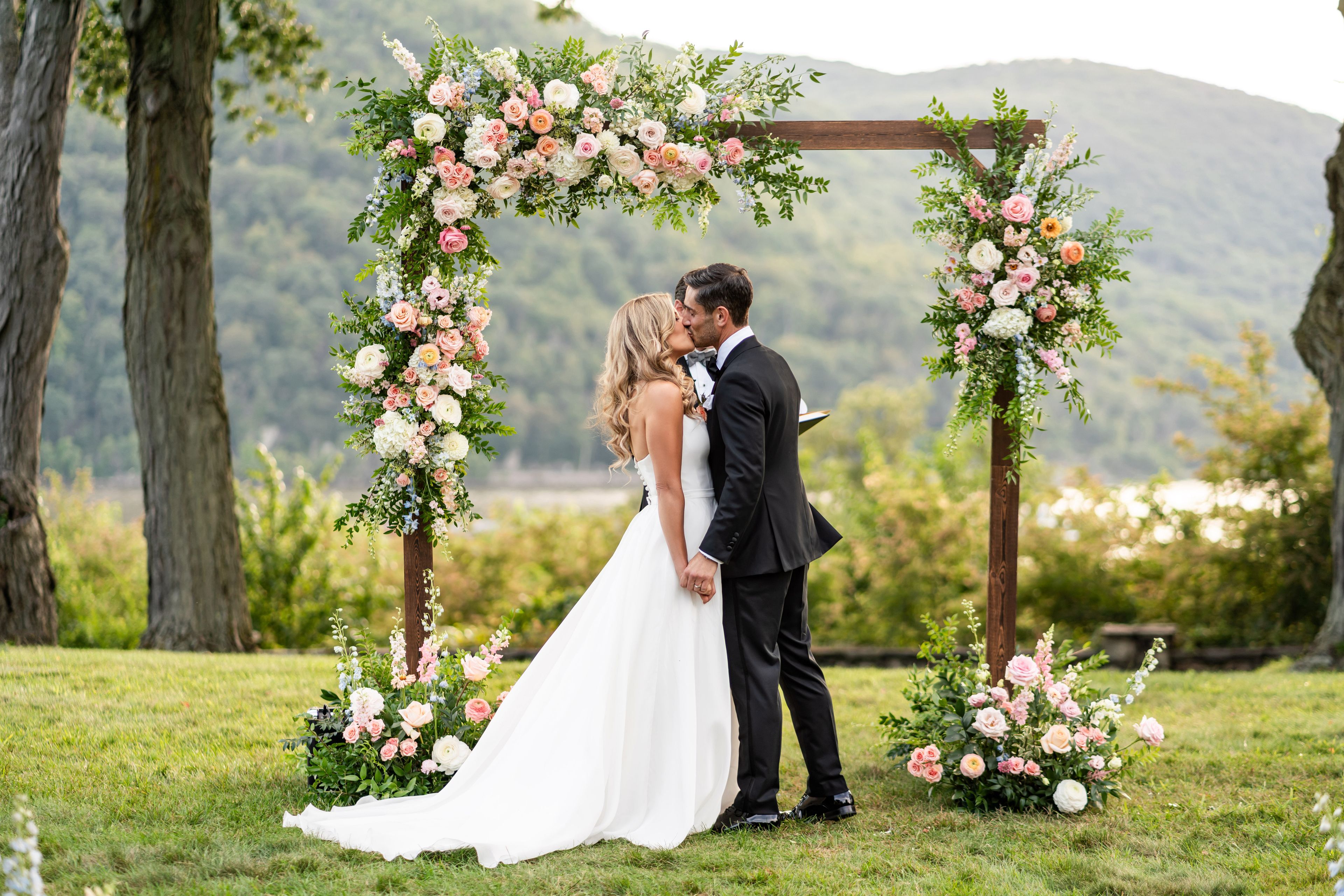 Cover photo of Emma Cleary Photo and Video