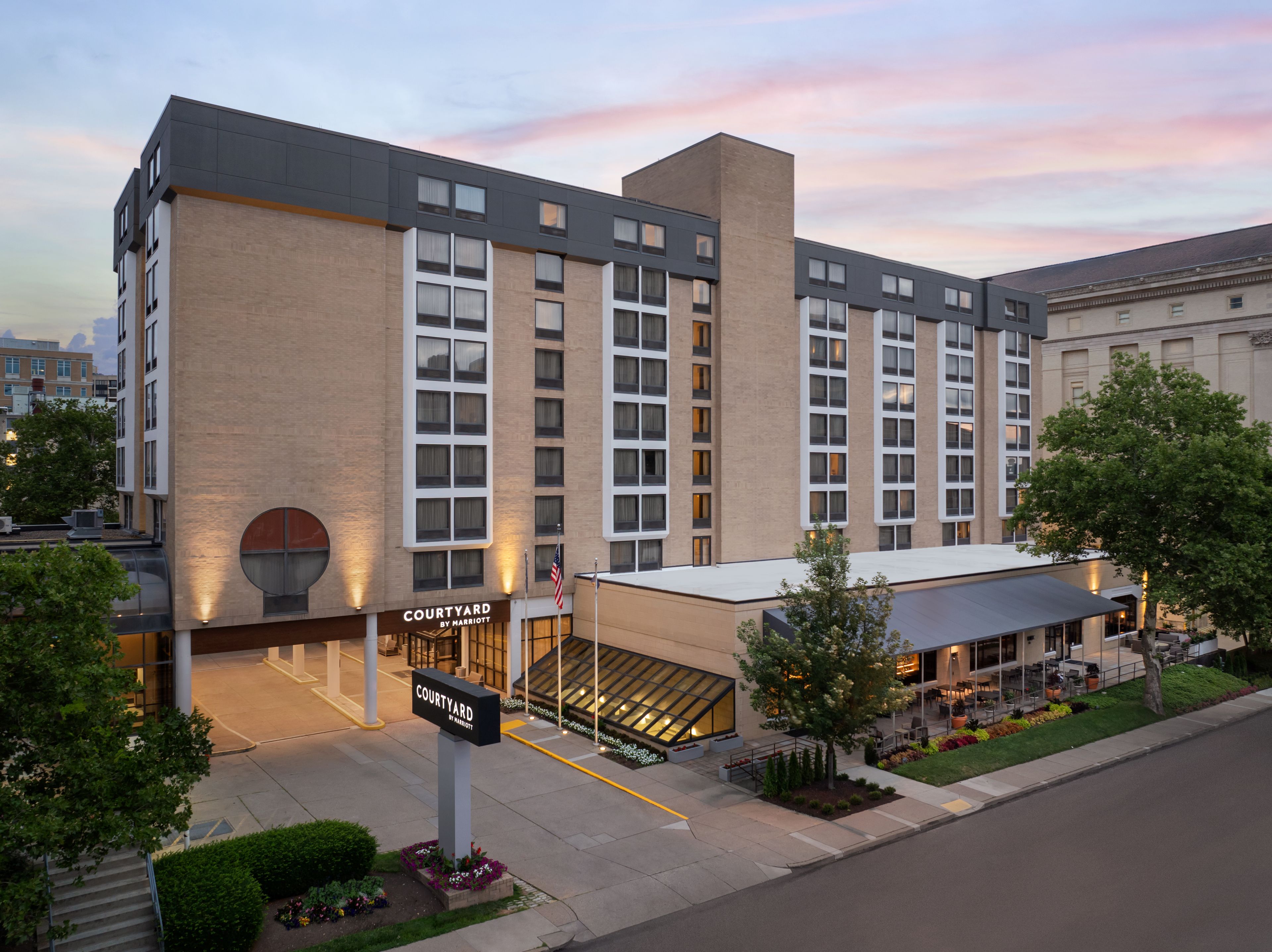 Cover photo of Courtyard by Marriott Pittsburgh University Center