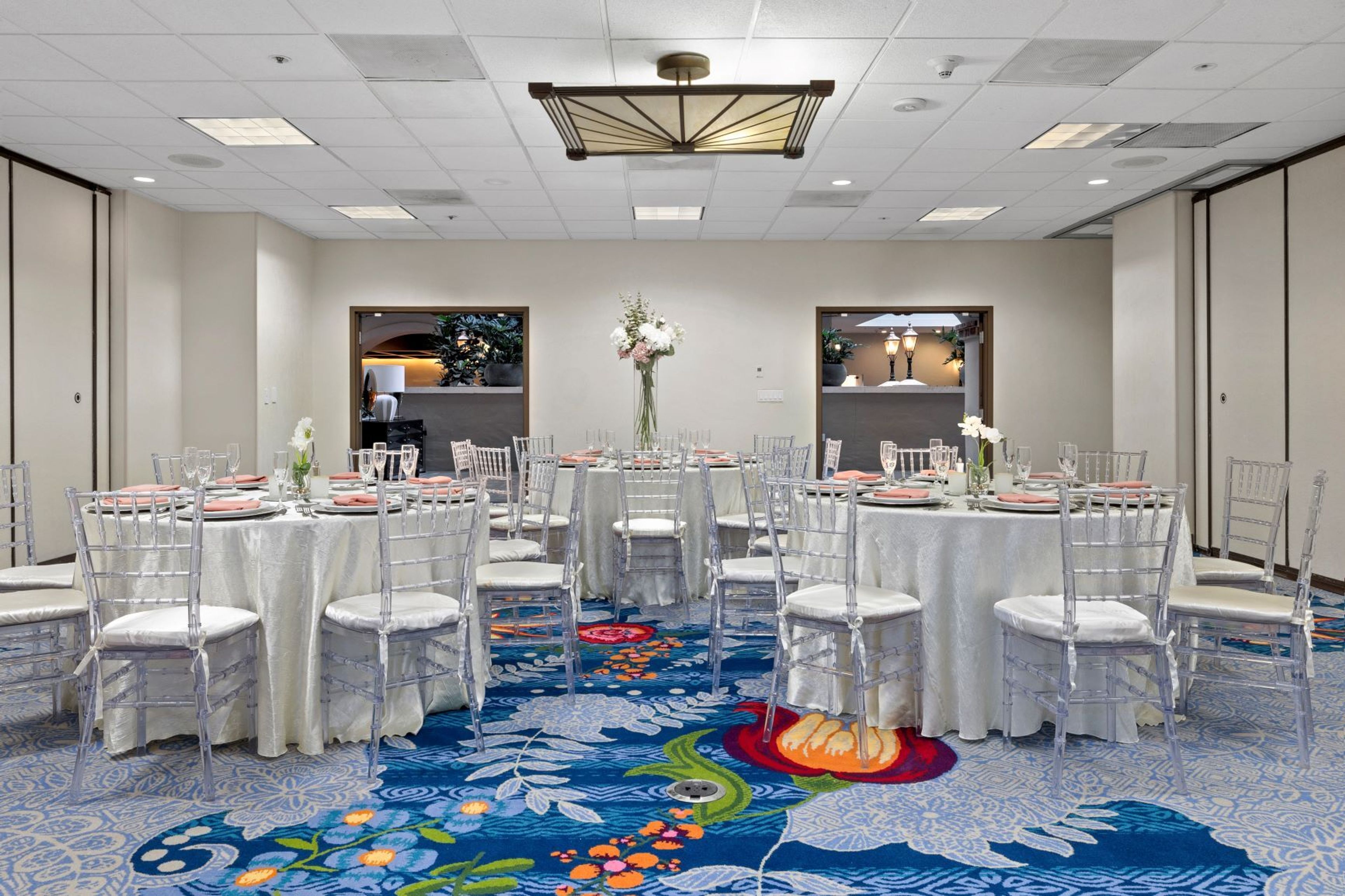 Cover photo of Embassy Suites Los Angeles Airport South