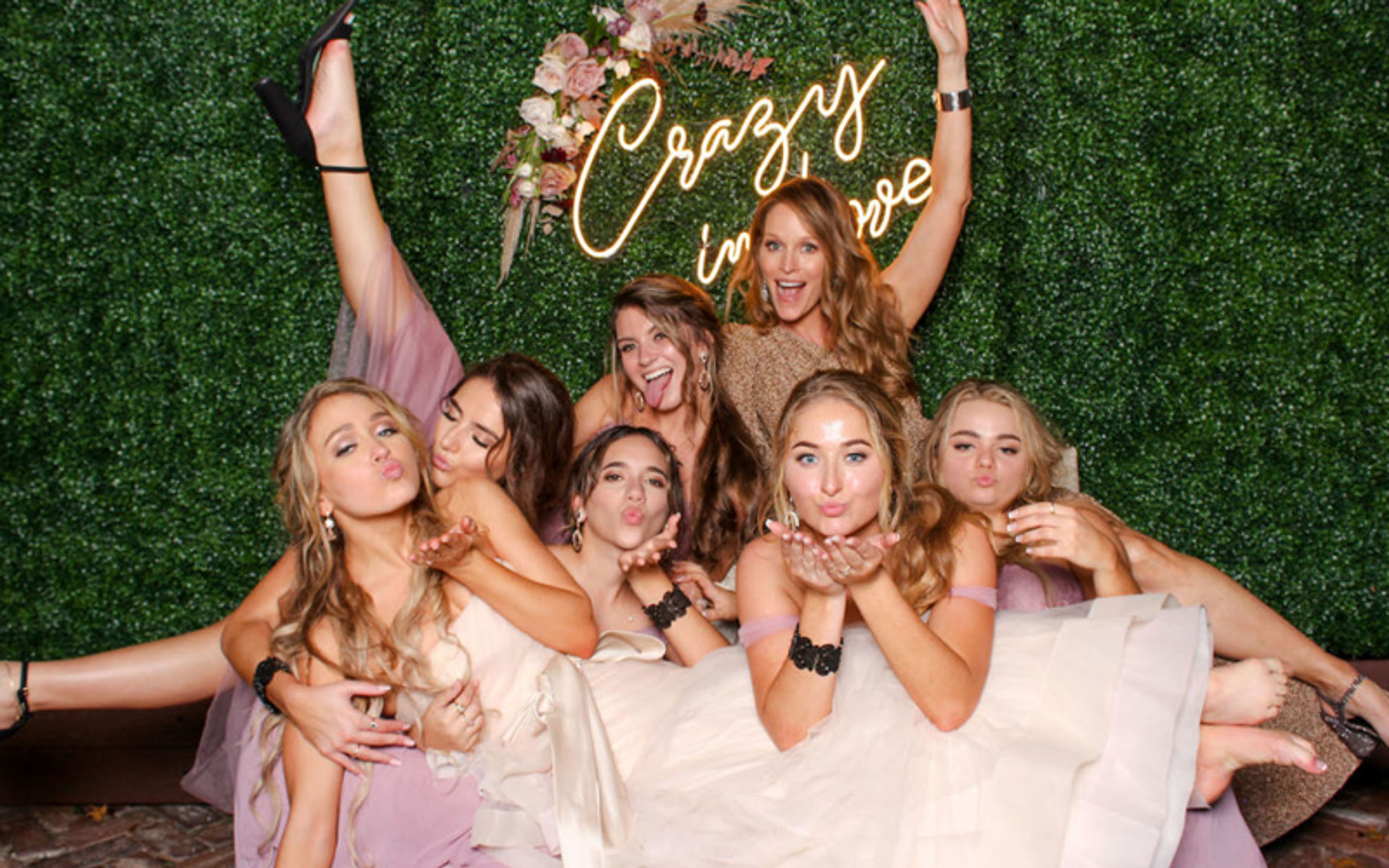 Cover photo of Peek-A-Booth USA Official