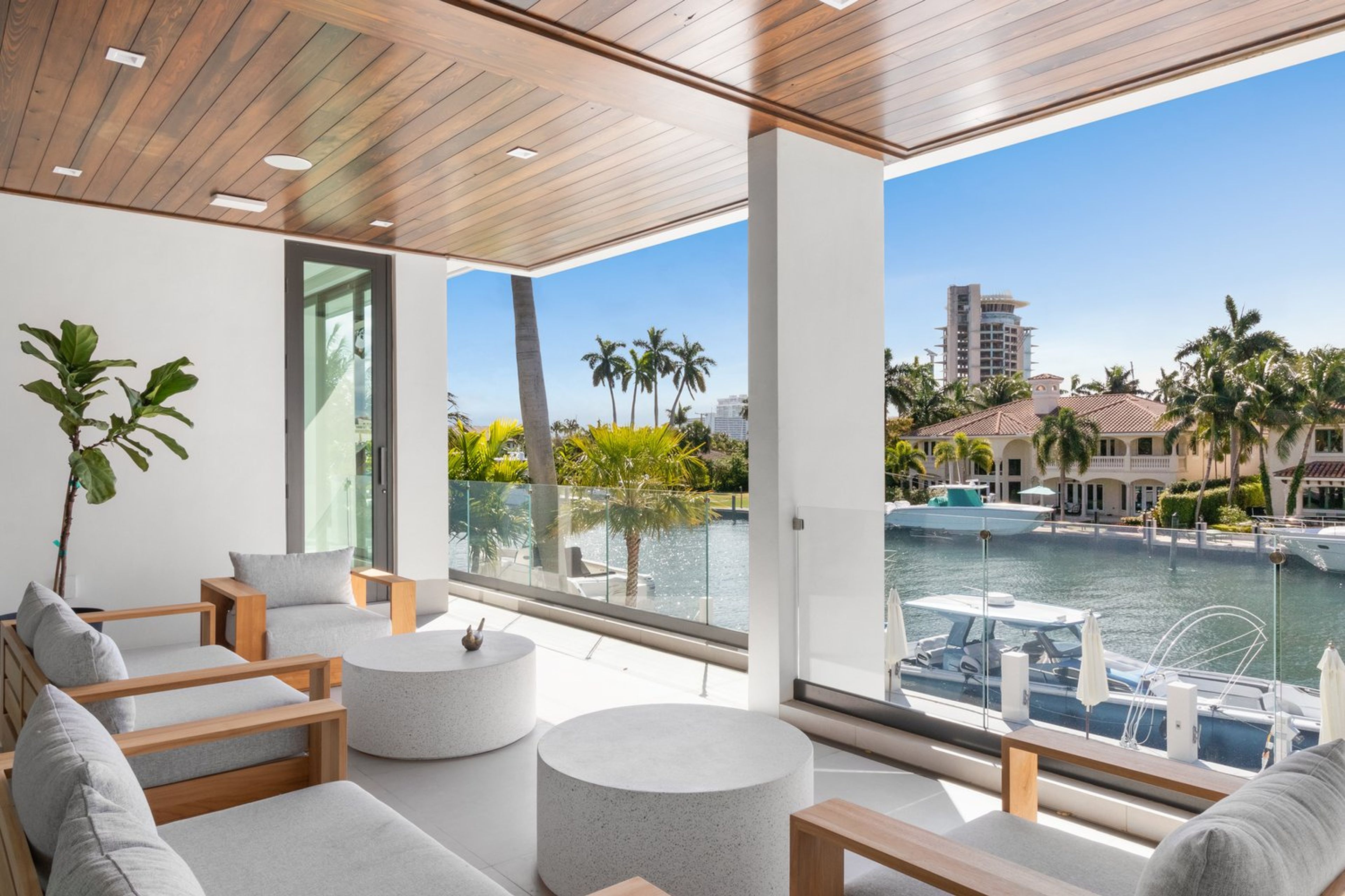 Cover photo of Gold and Sea