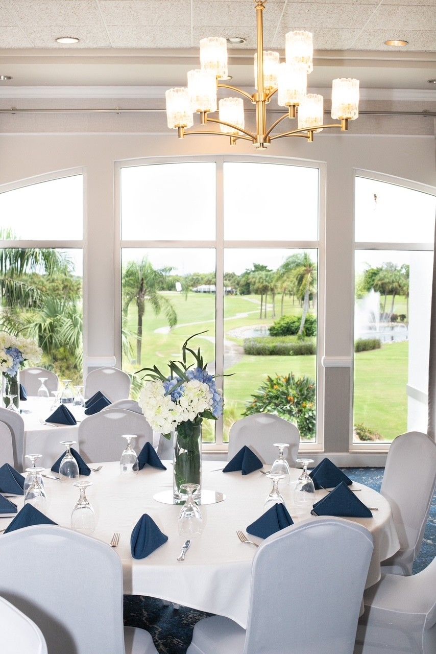 Florida Winter Wedding at Shangri-La Springs {Jennifer \u0026 Tyler} •, image size:854x1280