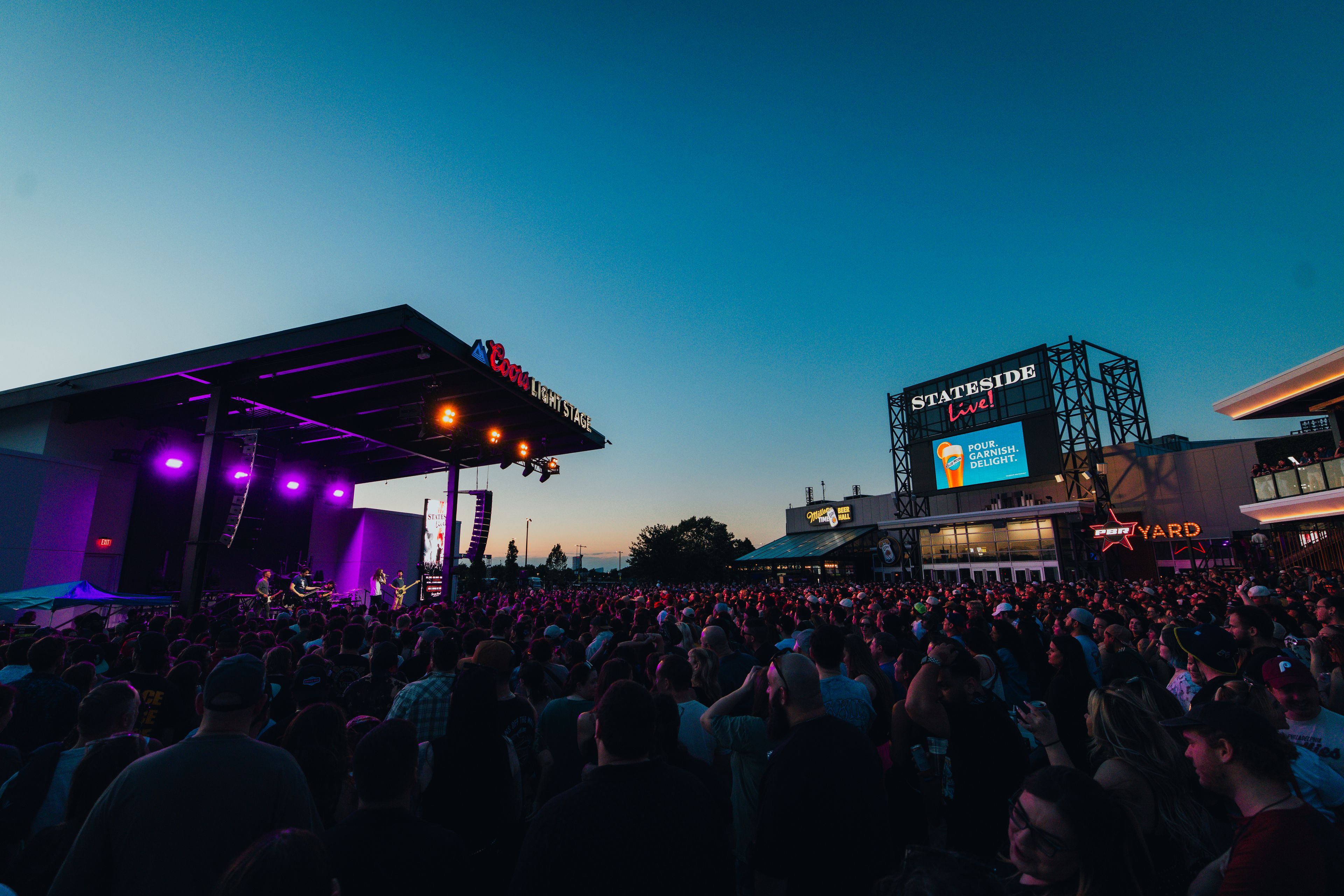 Featured photo from Stateside Live!