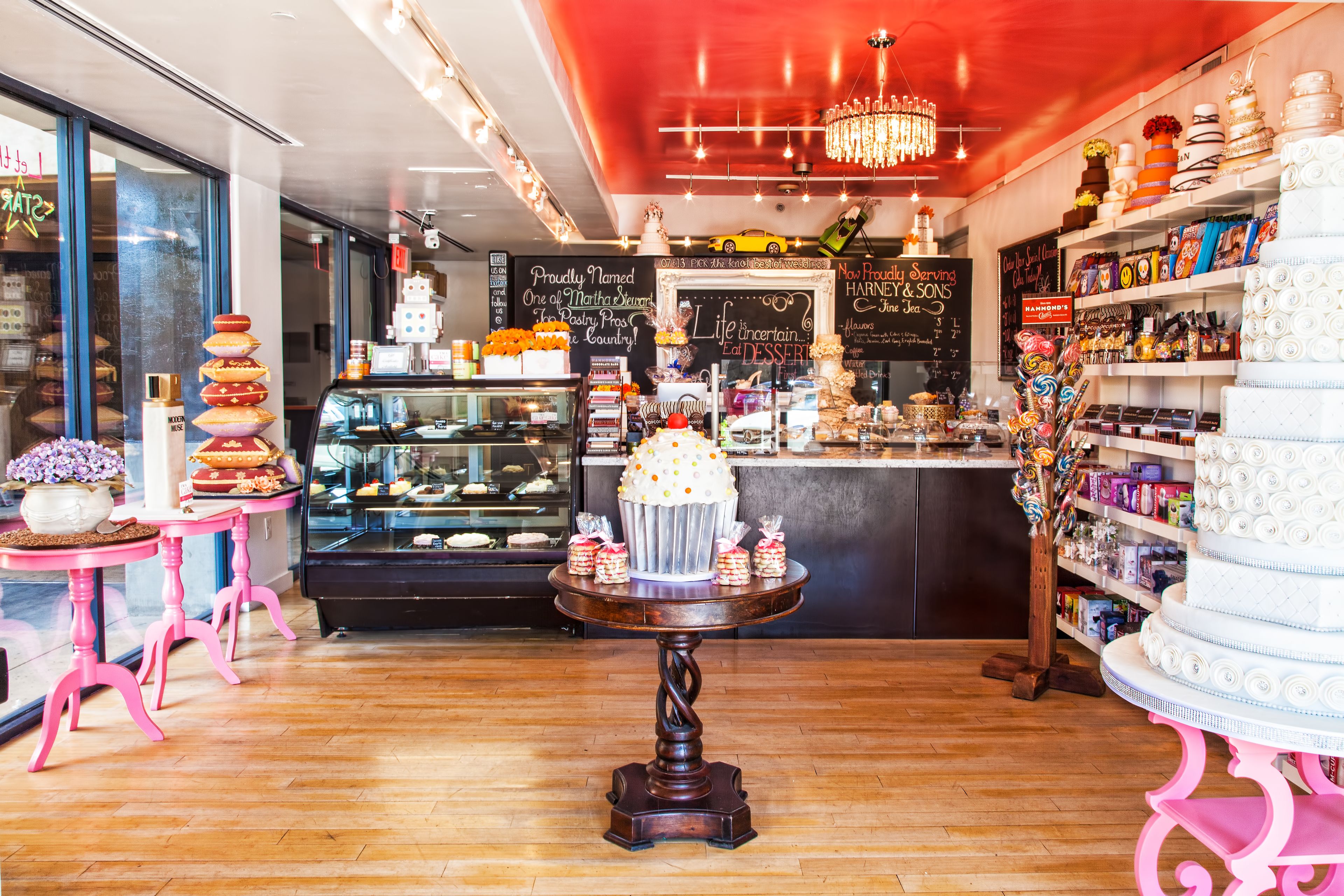 Cover photo of Classic Cakes and Confections