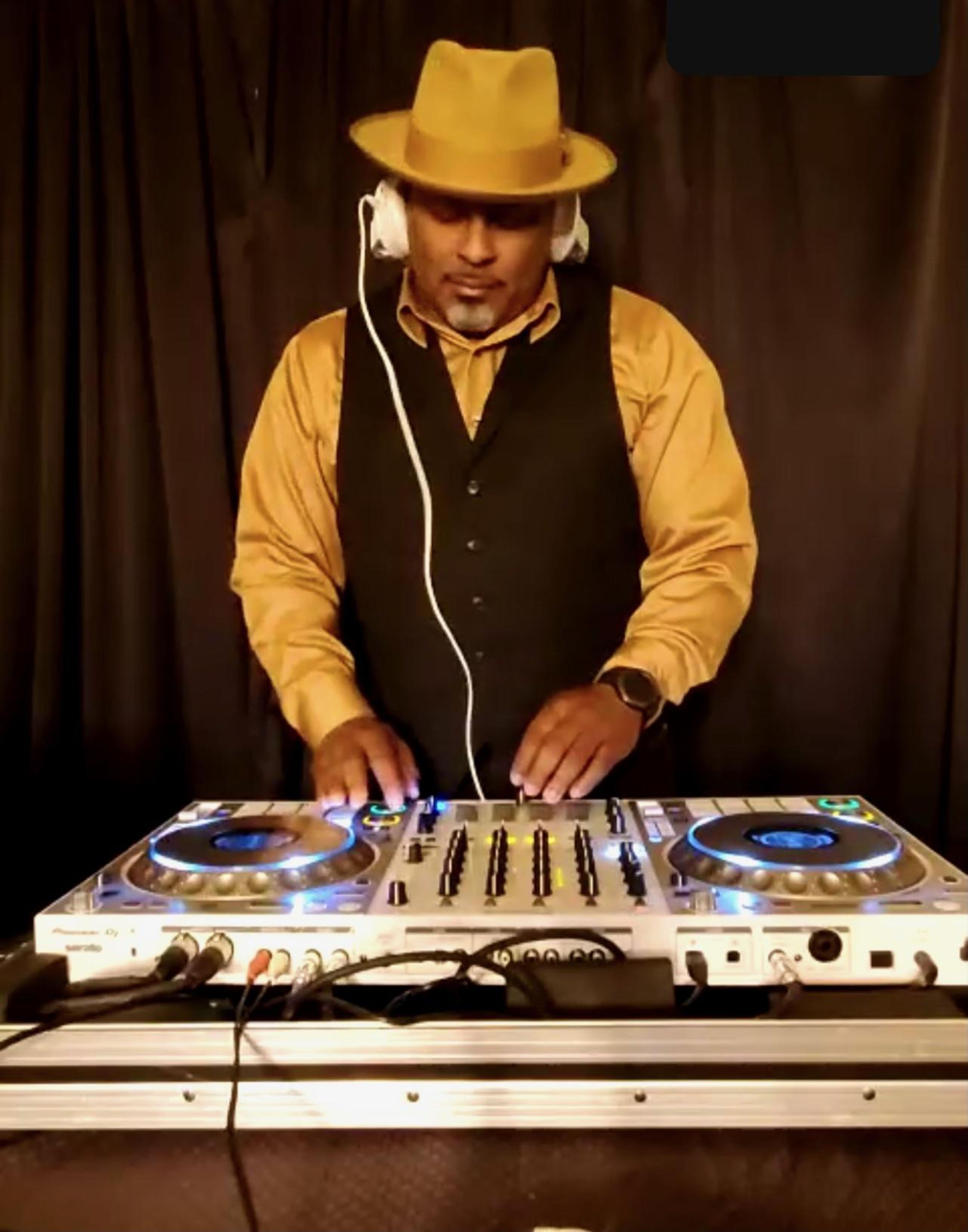 Cover photo of Mac Flyte Entertainment