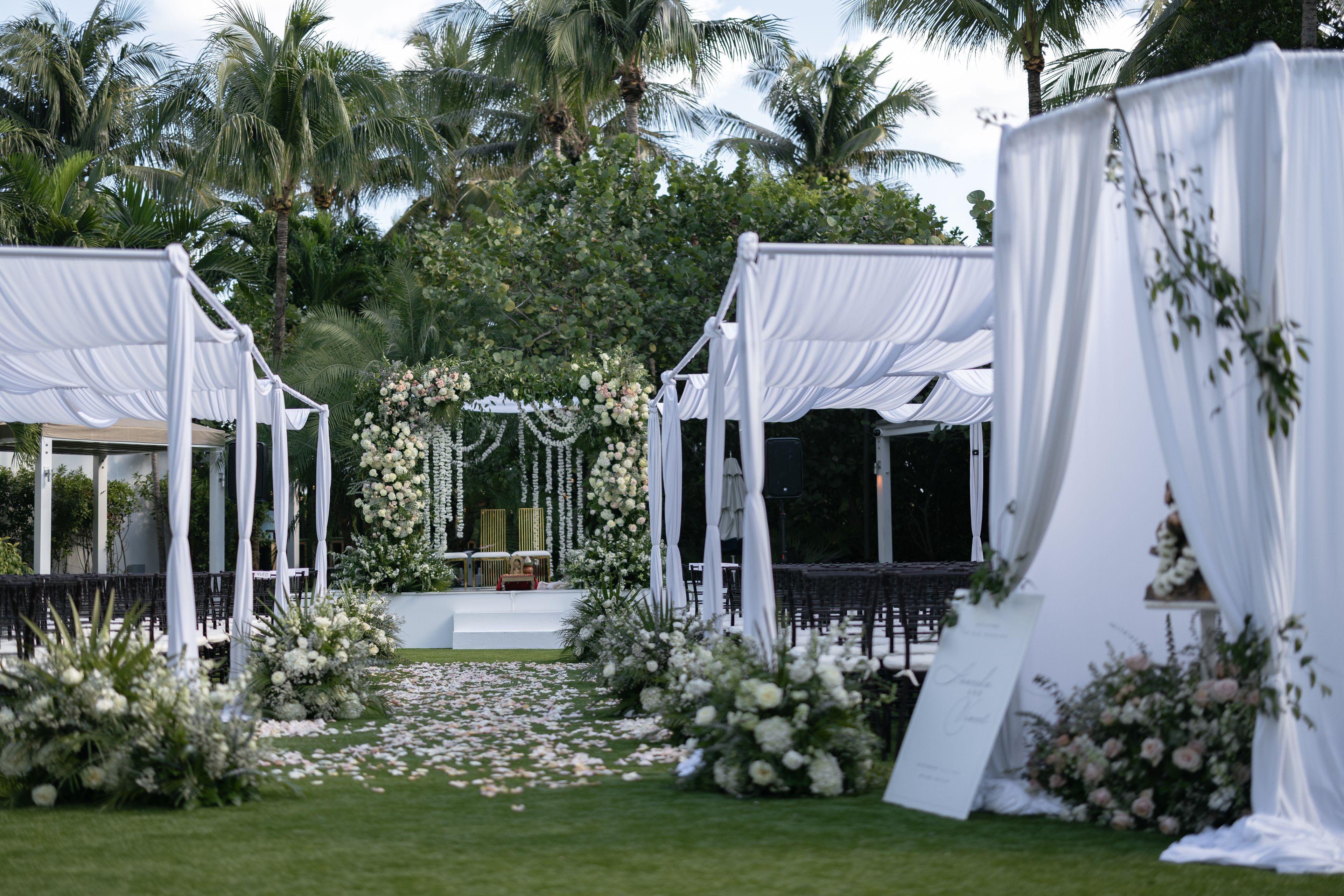 Cover photo of Loews Miami Beach Hotel