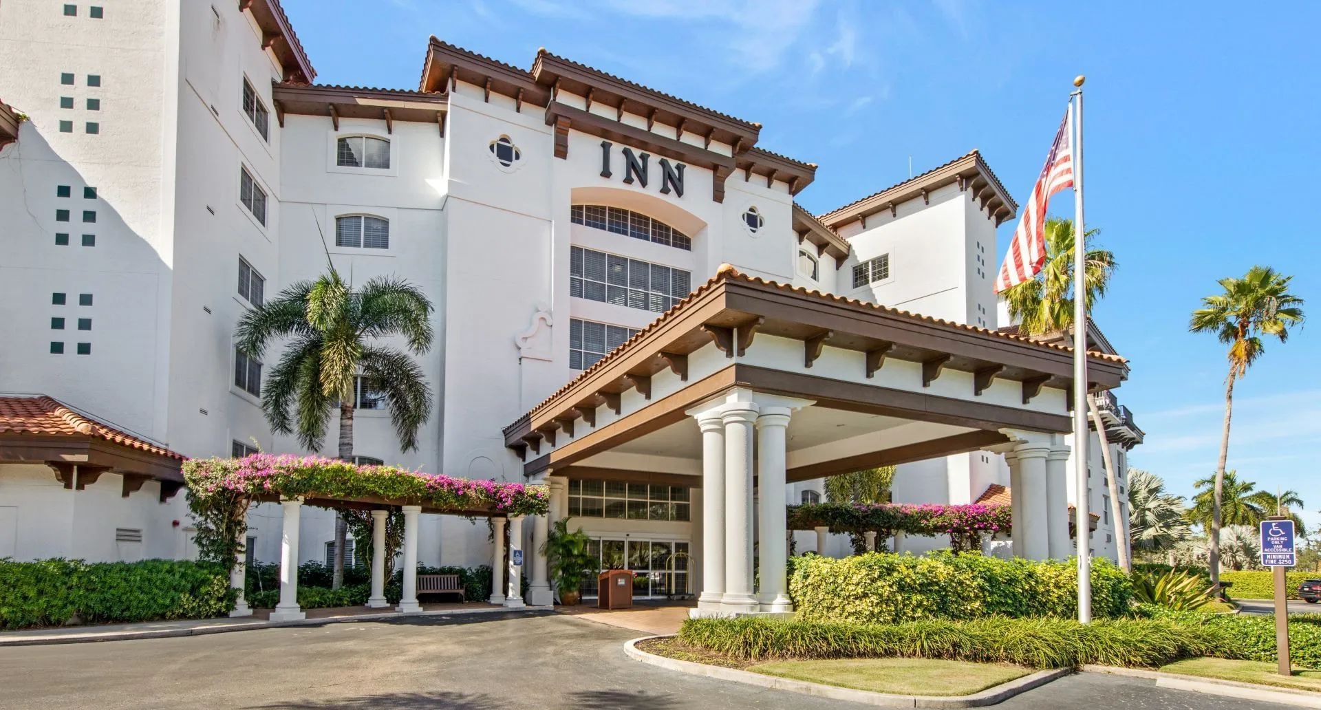 The Fairways Inn of Naples in Naples, the United States from $34: Deals,  Reviews, Photos | momondo, image size:1920x1032