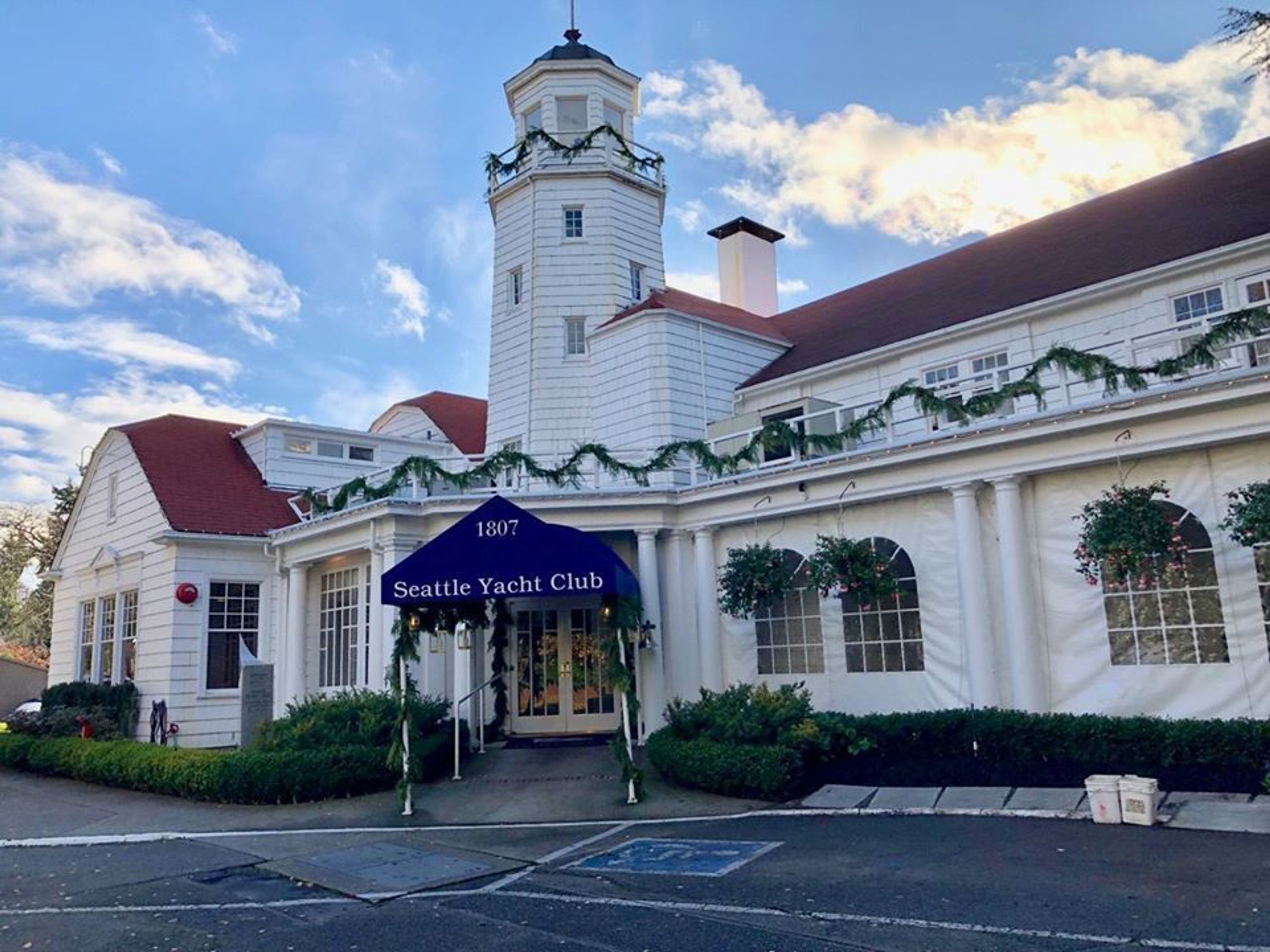 Cover photo of Seattle Yacht Club