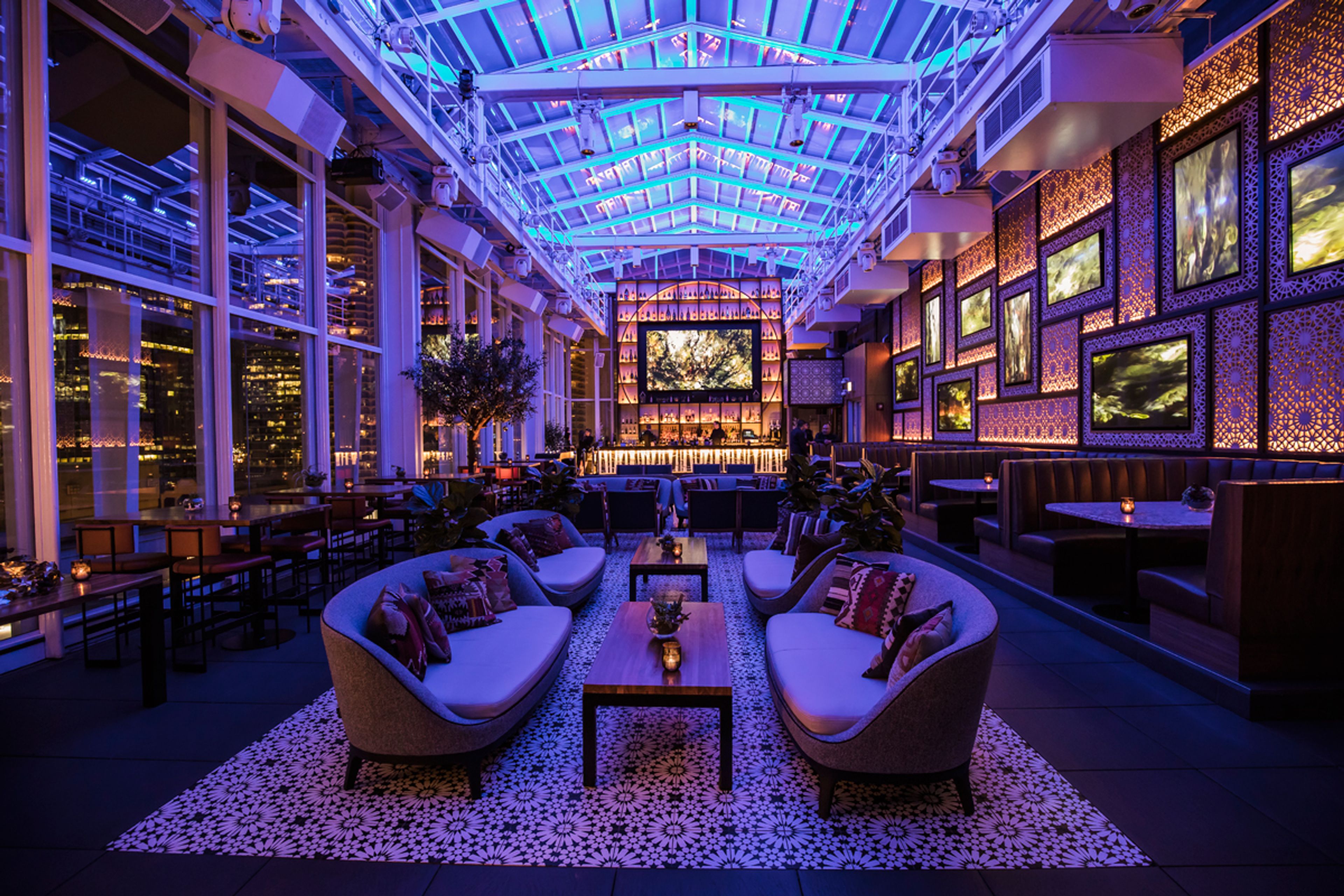 Cover photo of theWit Chicago – A Hilton Hotel