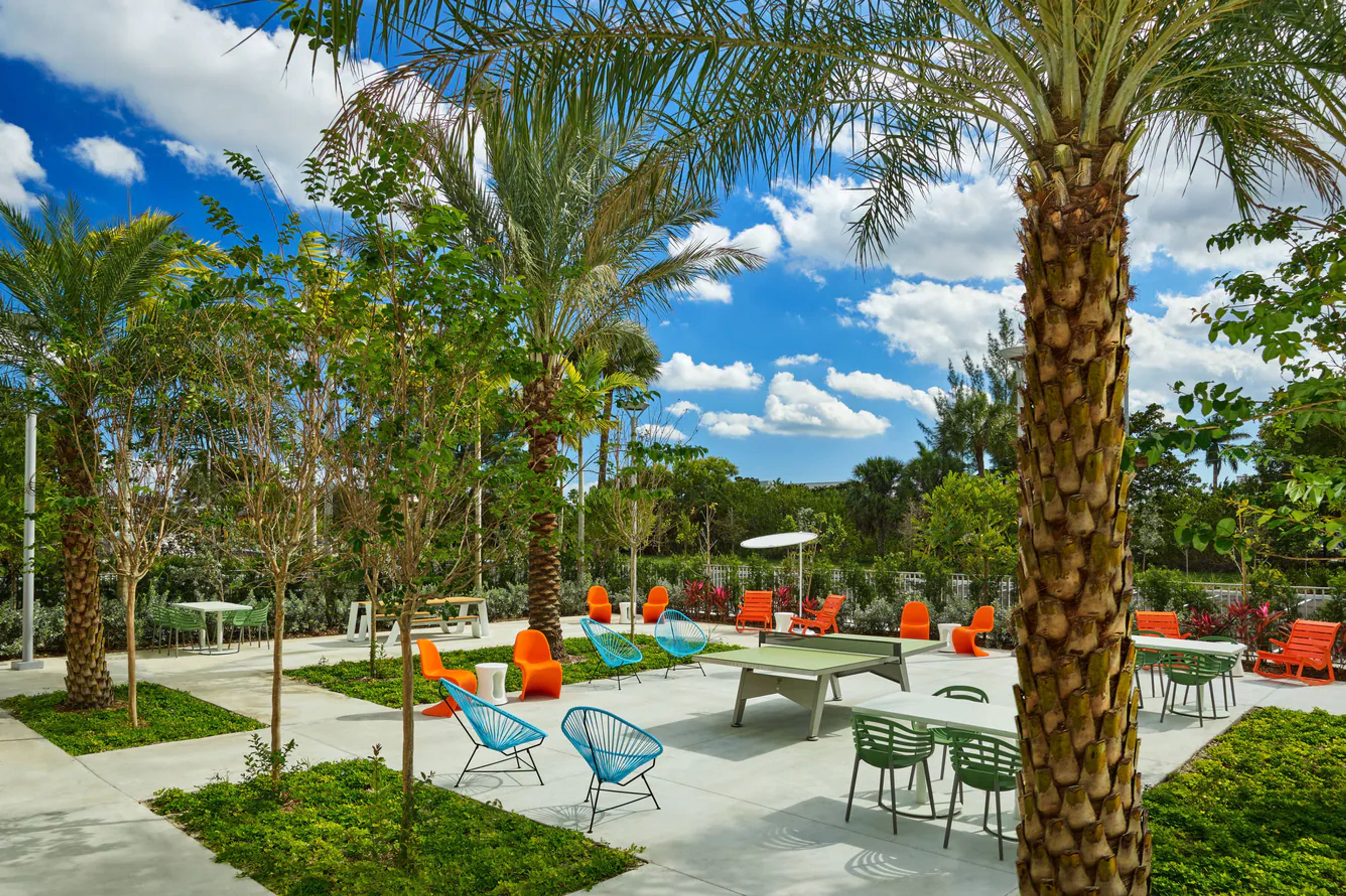 Featured photo from Aloft Miami Airport