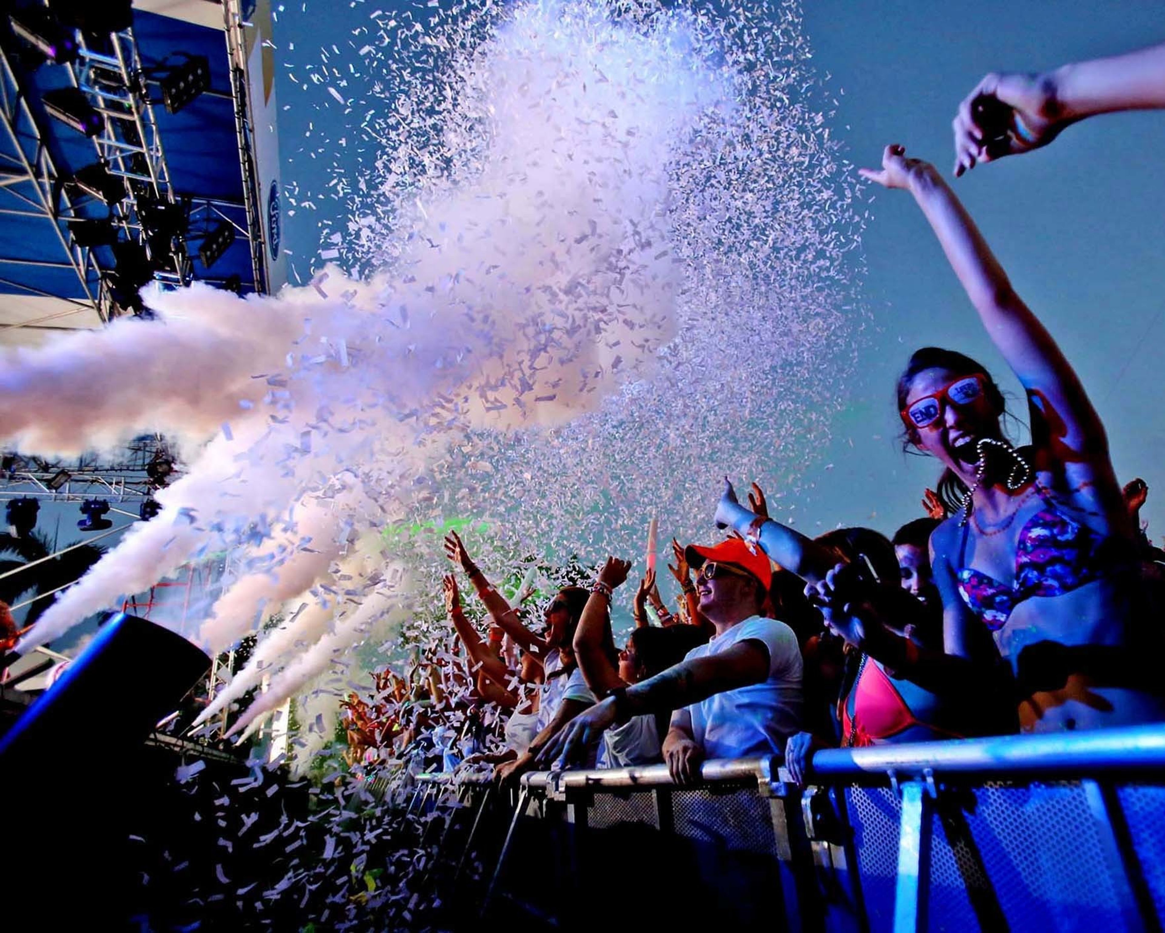 Cover photo of CONFETTI & FOG FX INC