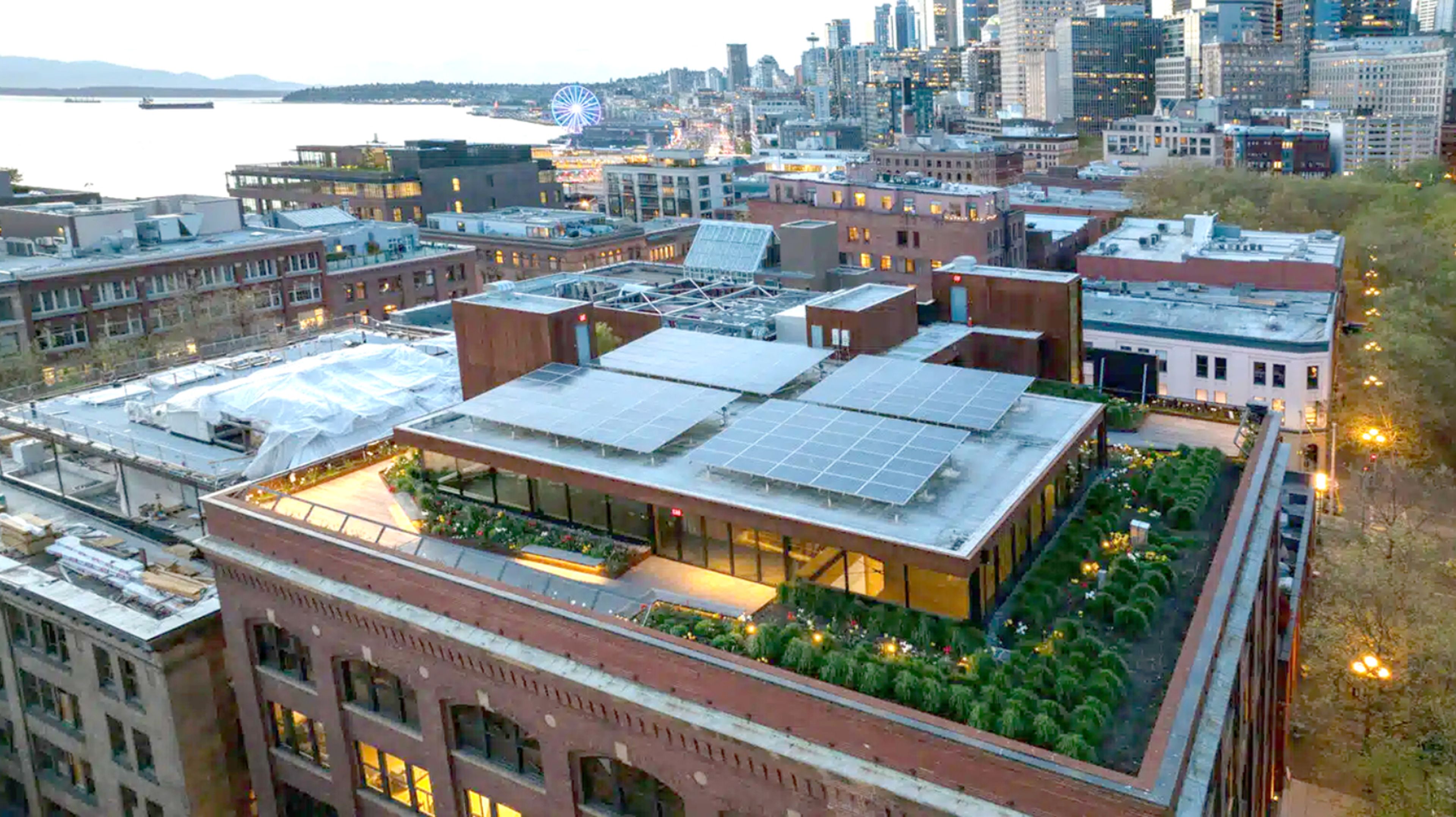 Cover photo of Rooftop at Railspur