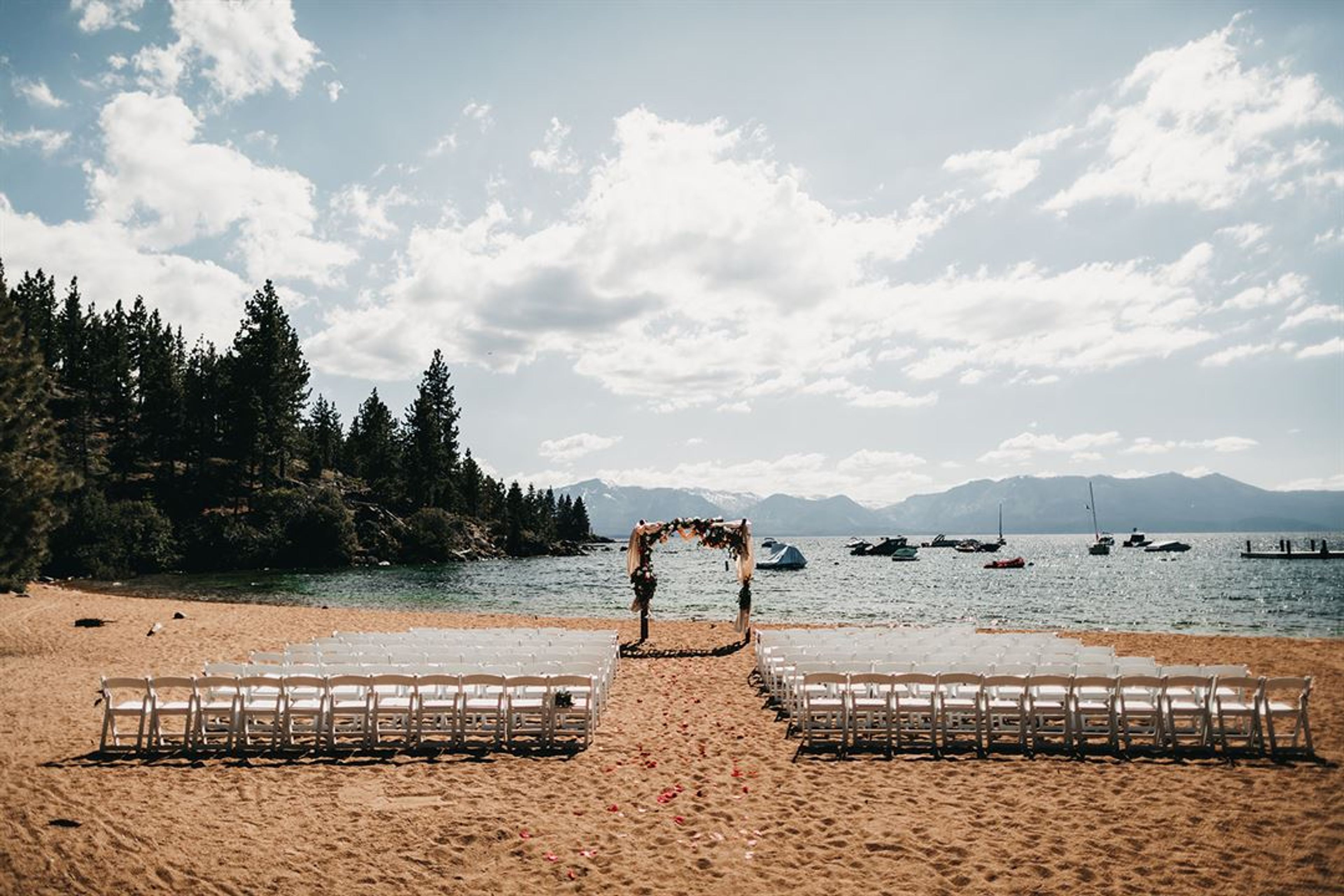Featured photo from Round Hill Pines Beach Resort