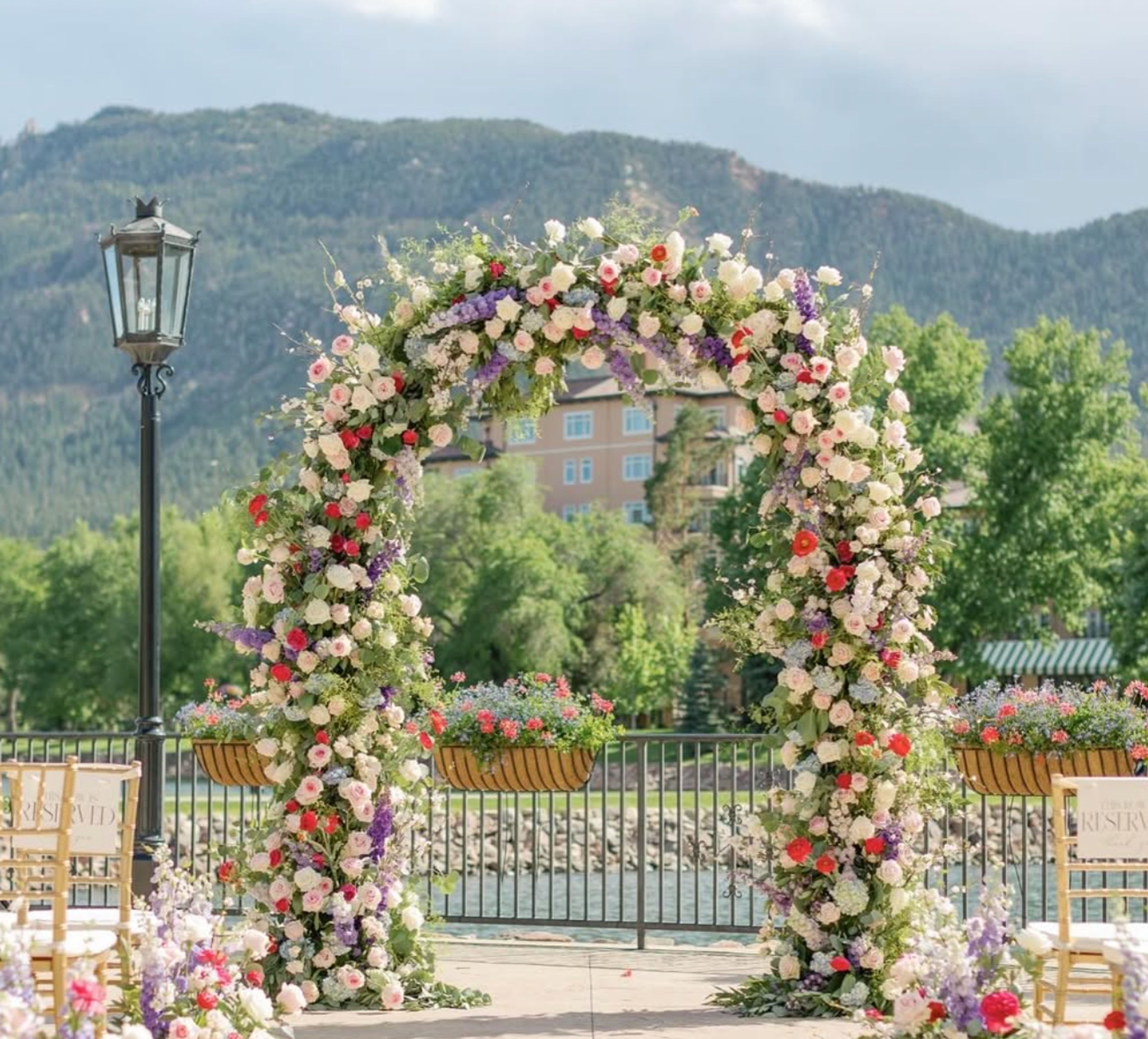 Cover photo of Design Works A Floral Studio