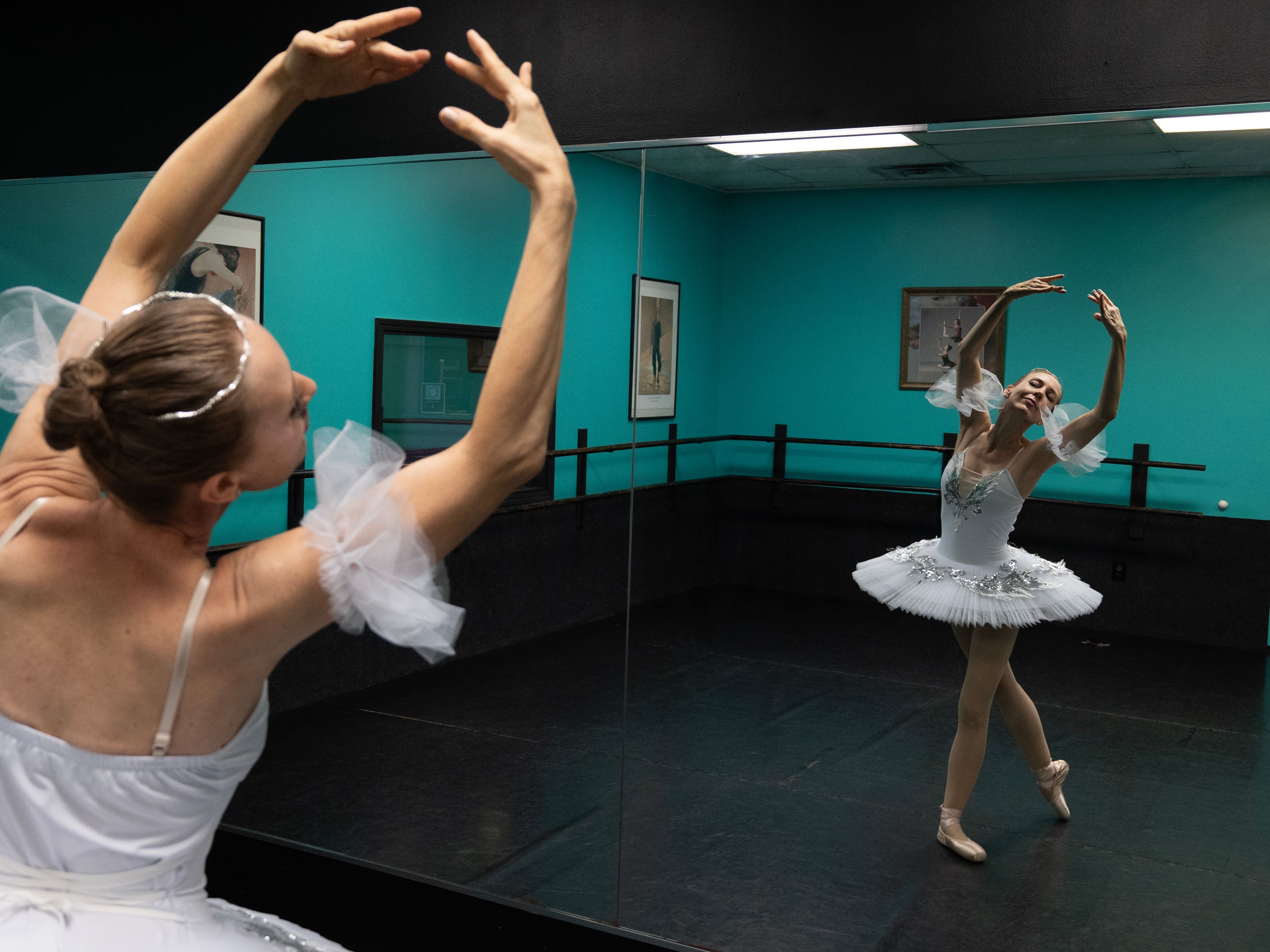 Cover photo of Glowing Ballerina