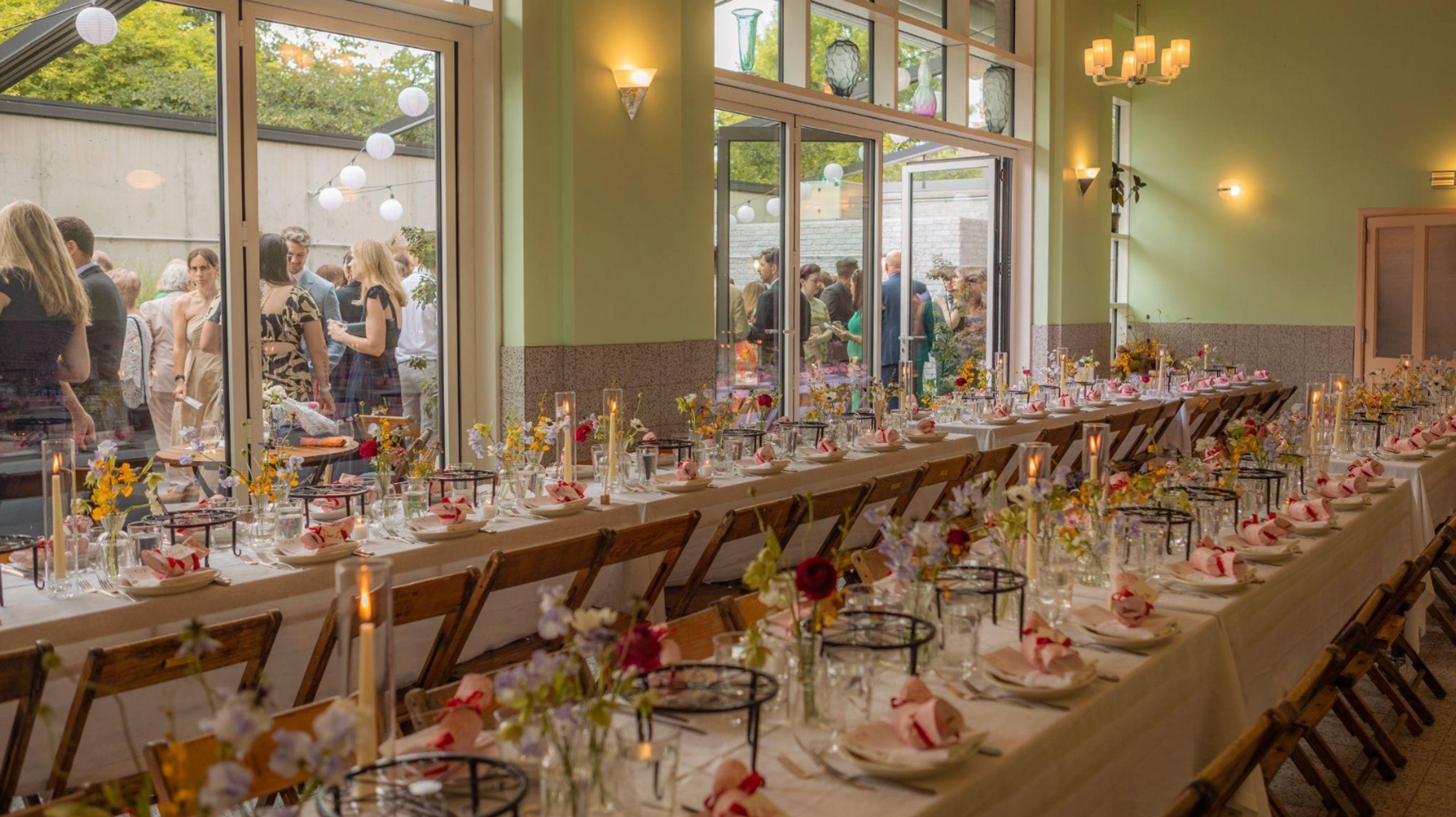 Cover photo of Neptune by Glasserie Events