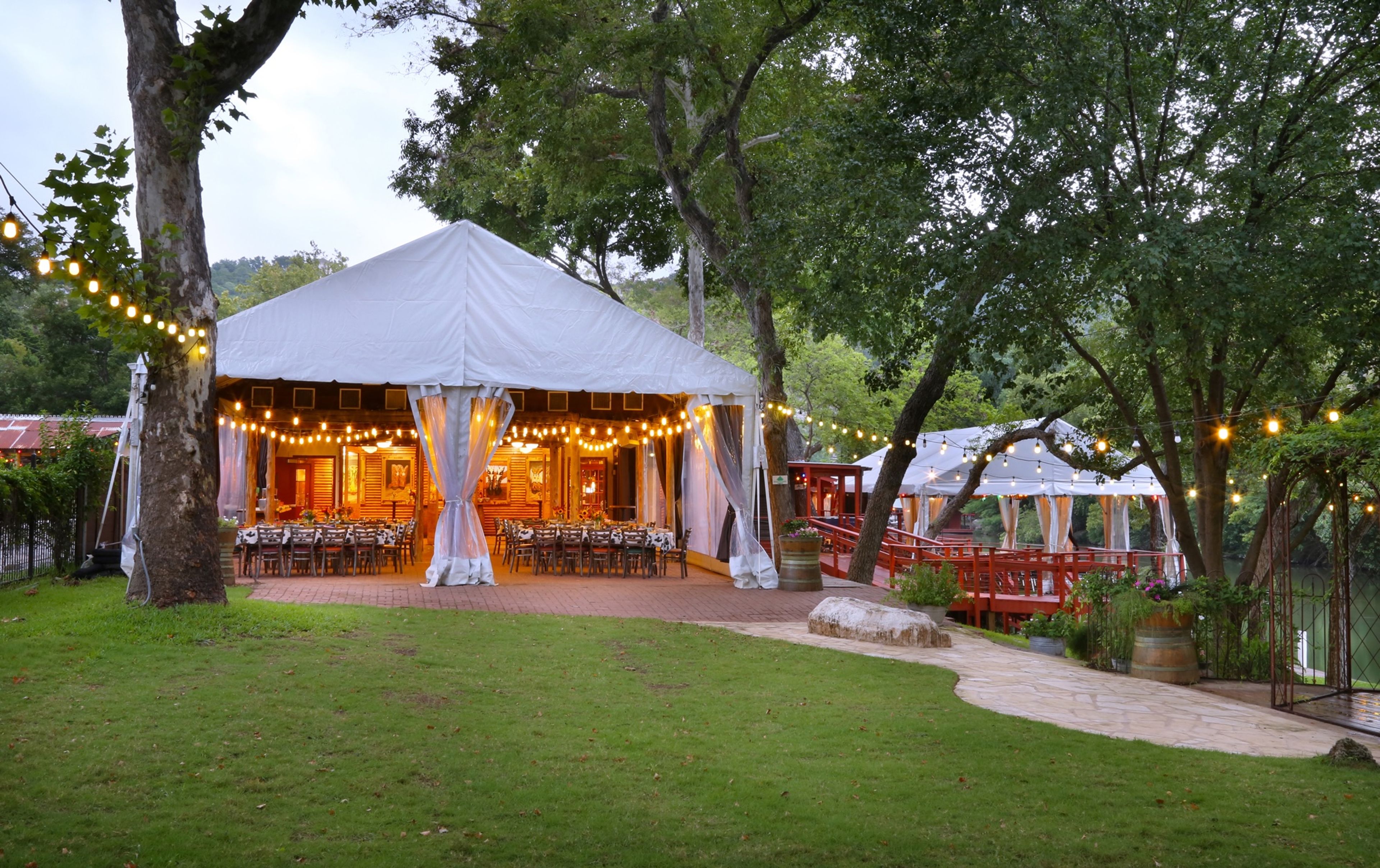 Cover photo of County Line BBQ on the Lake