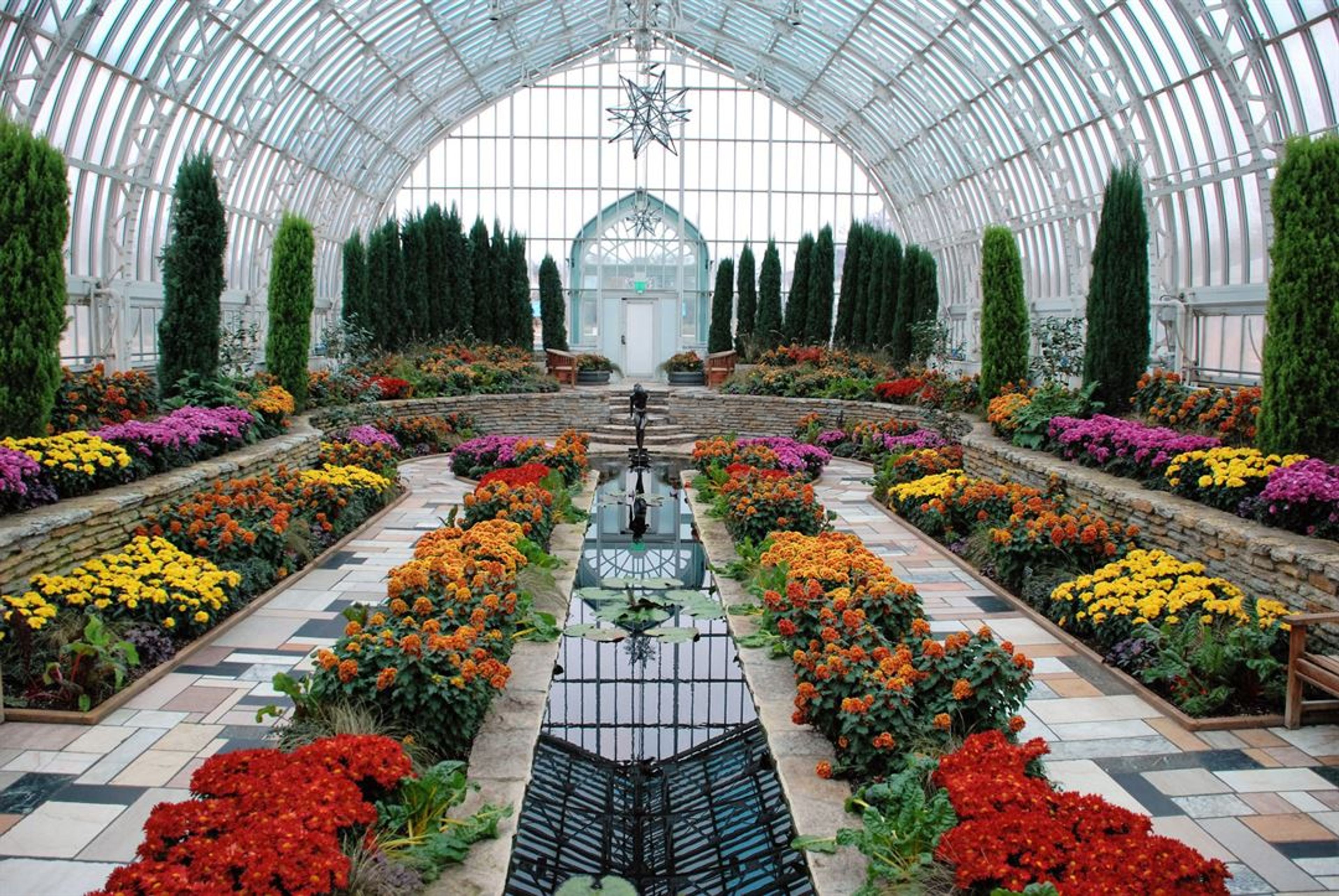 Cover photo of Como Park Zoo & Conservatory