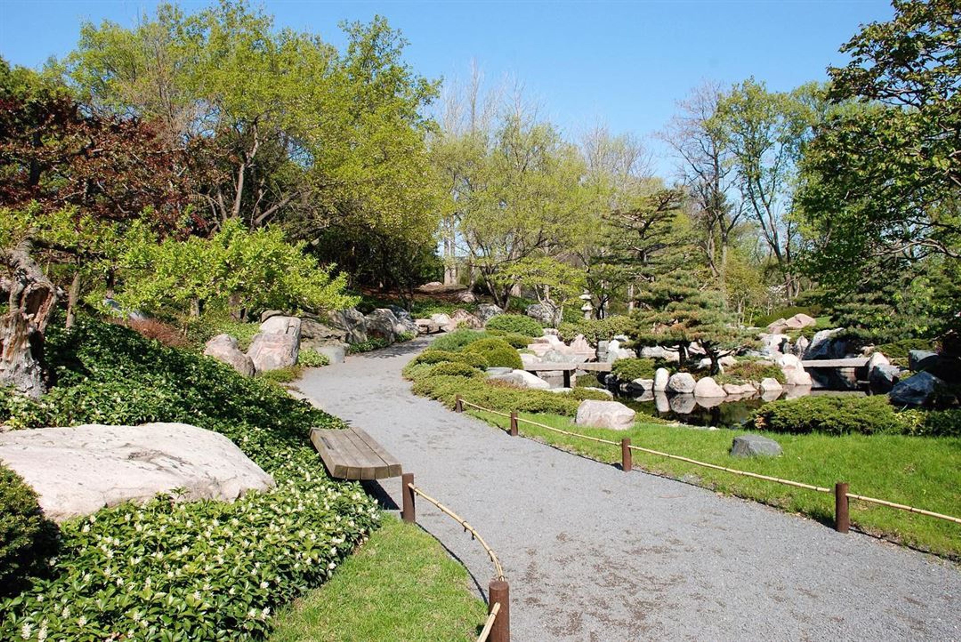 Cover photo of Como Park Zoo & Conservatory