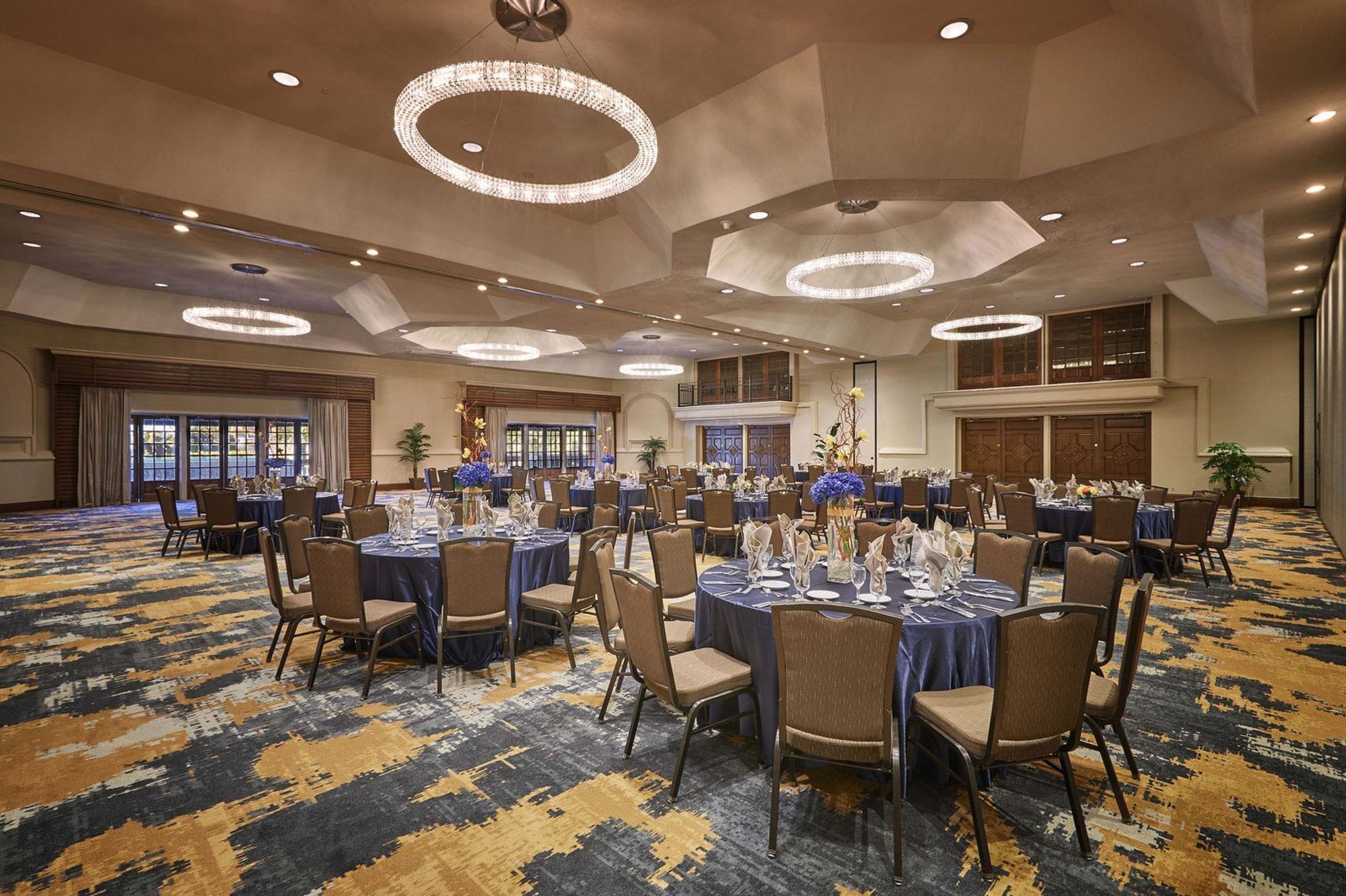 Cover photo of Hilton Phoenix Resort at the Peak