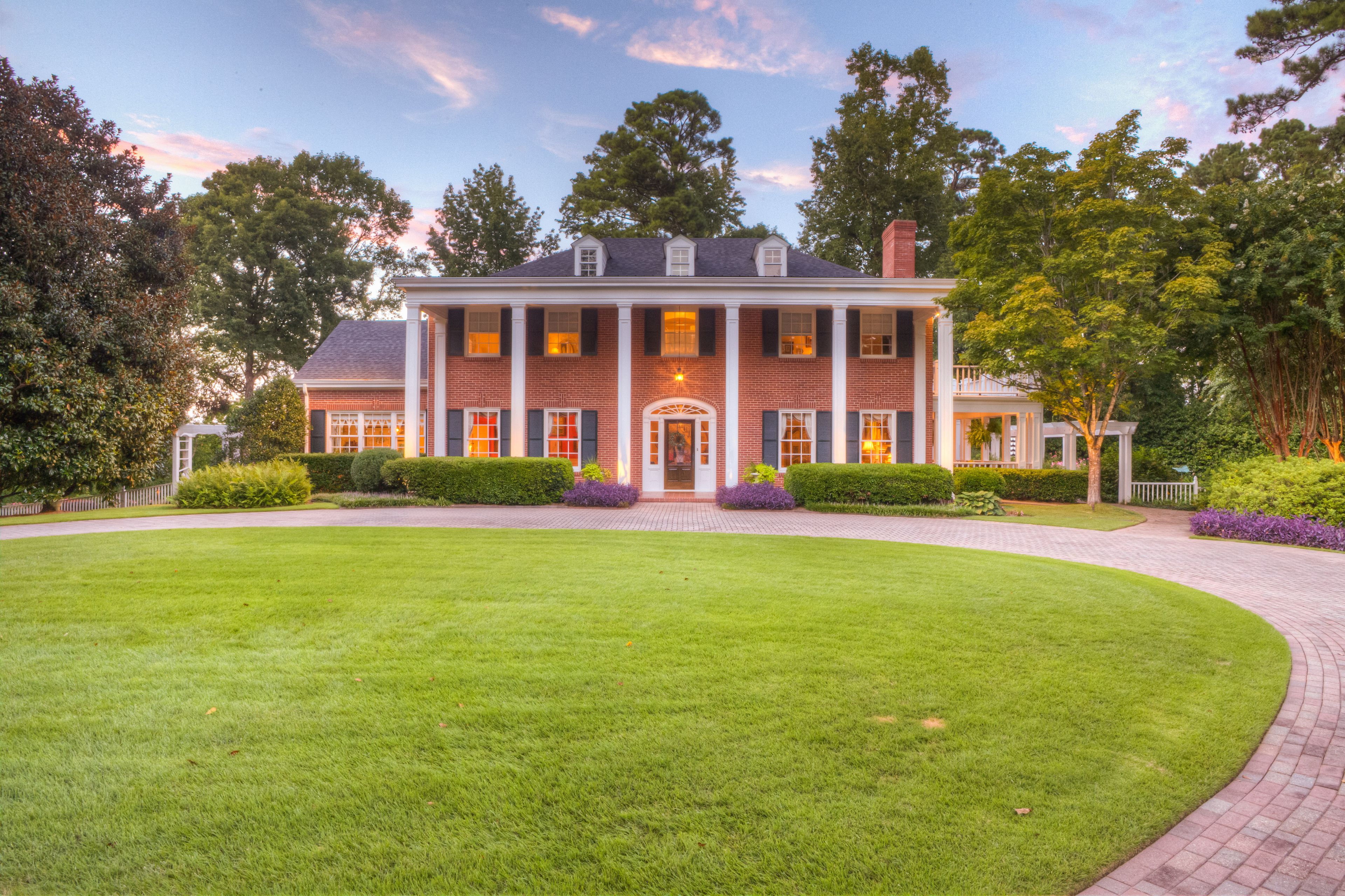 Featured photo from Hoover Randle Home & Gardens