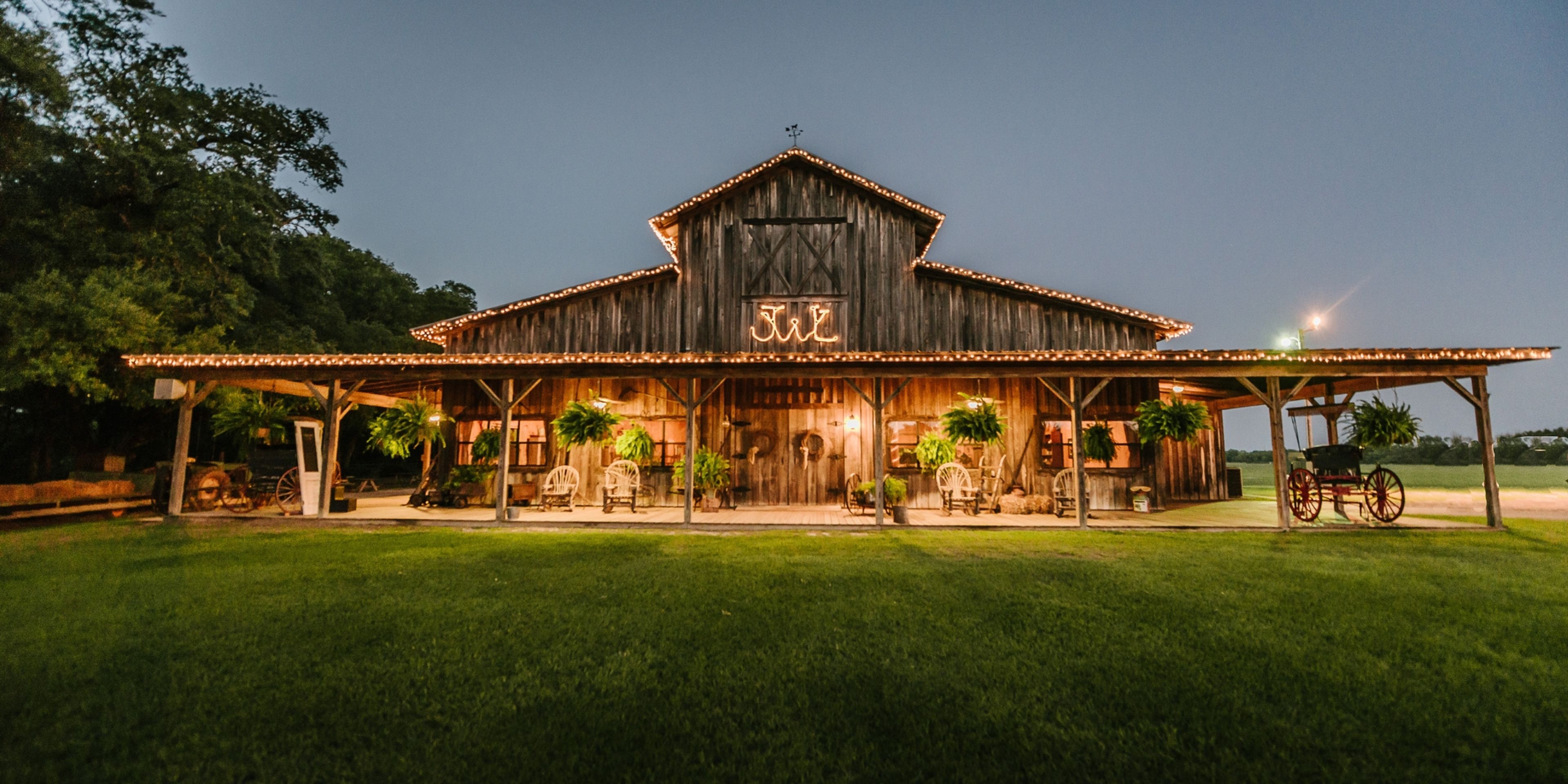 Featured photo from Oak Hollow Farm