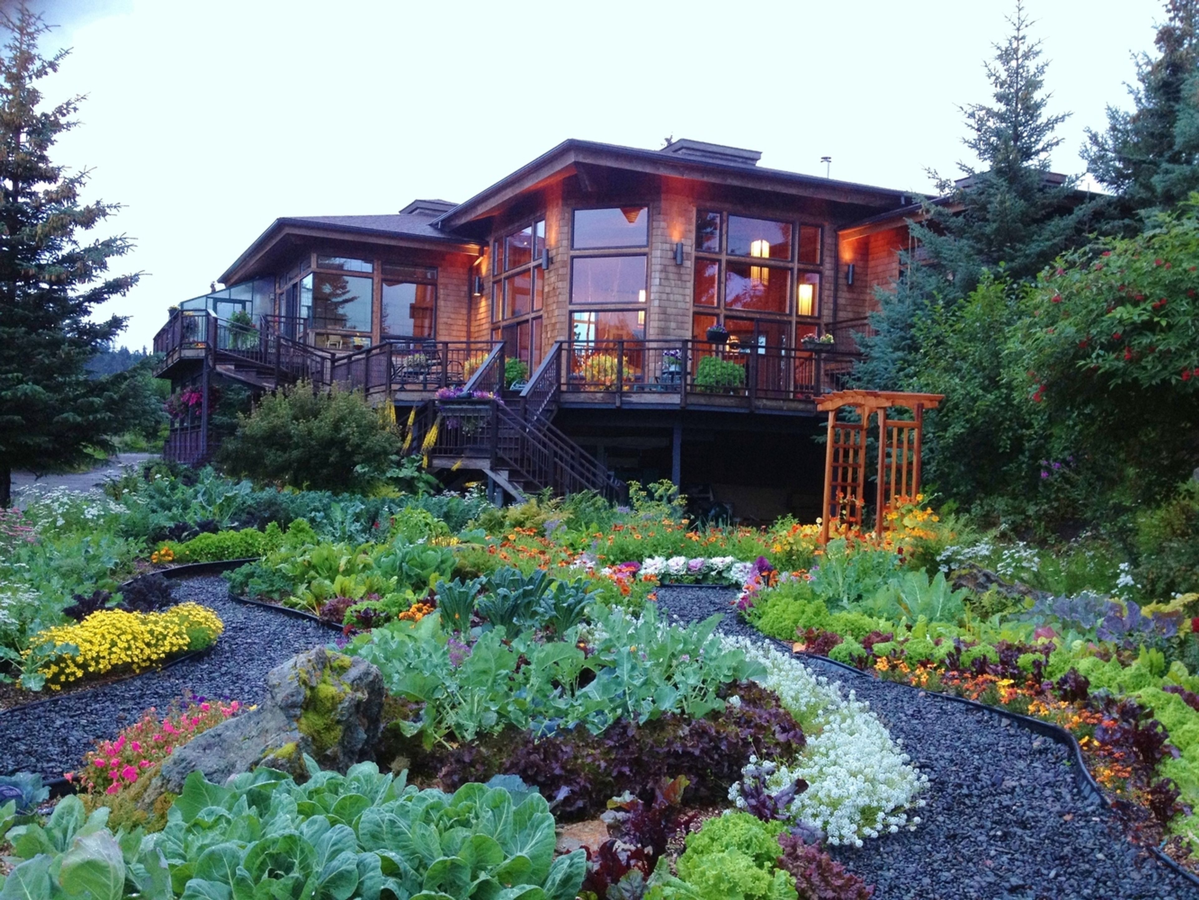 Featured photo from Alaska Stillpoint Lodge