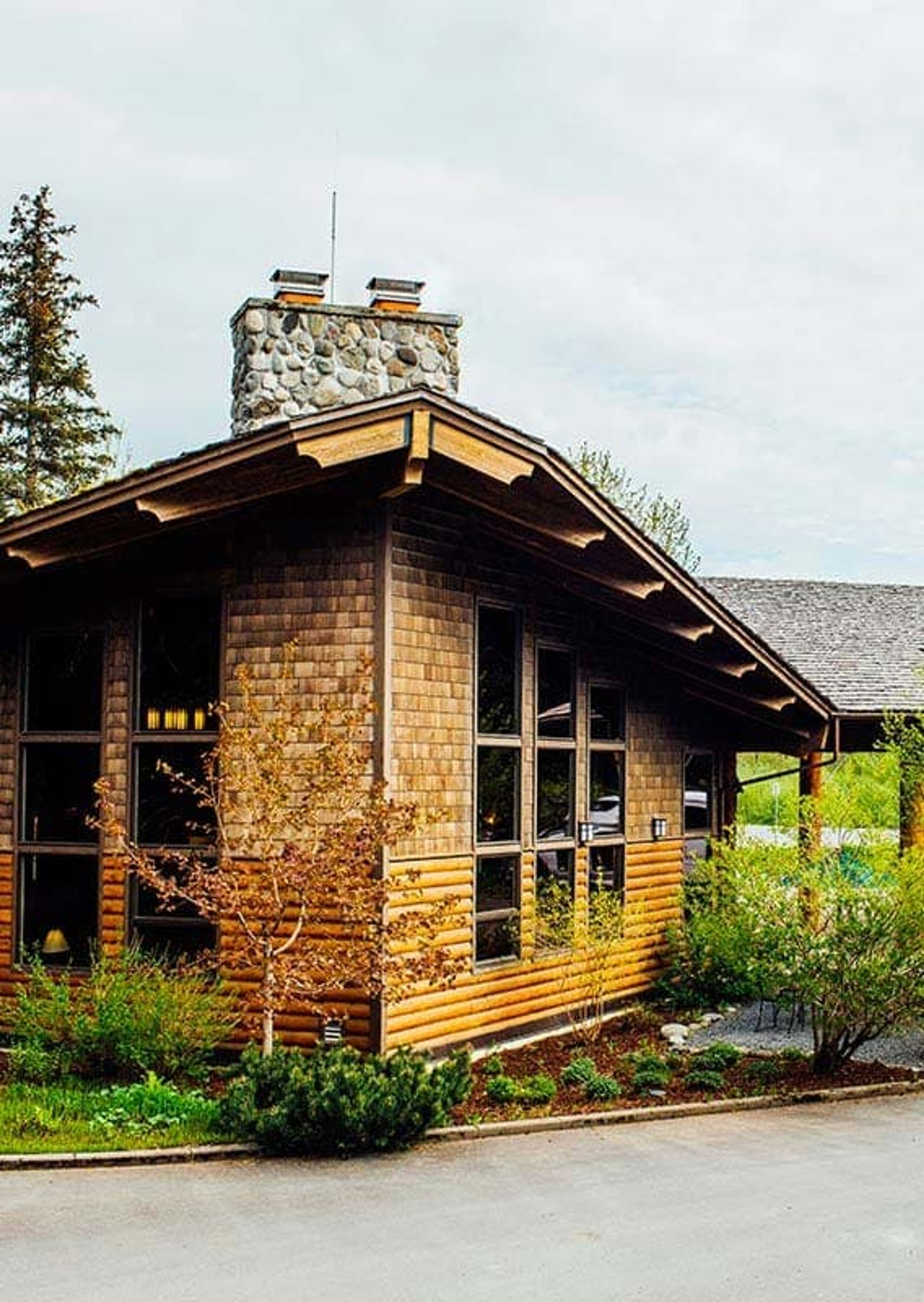 Featured photo from Seward Windsong Lodge