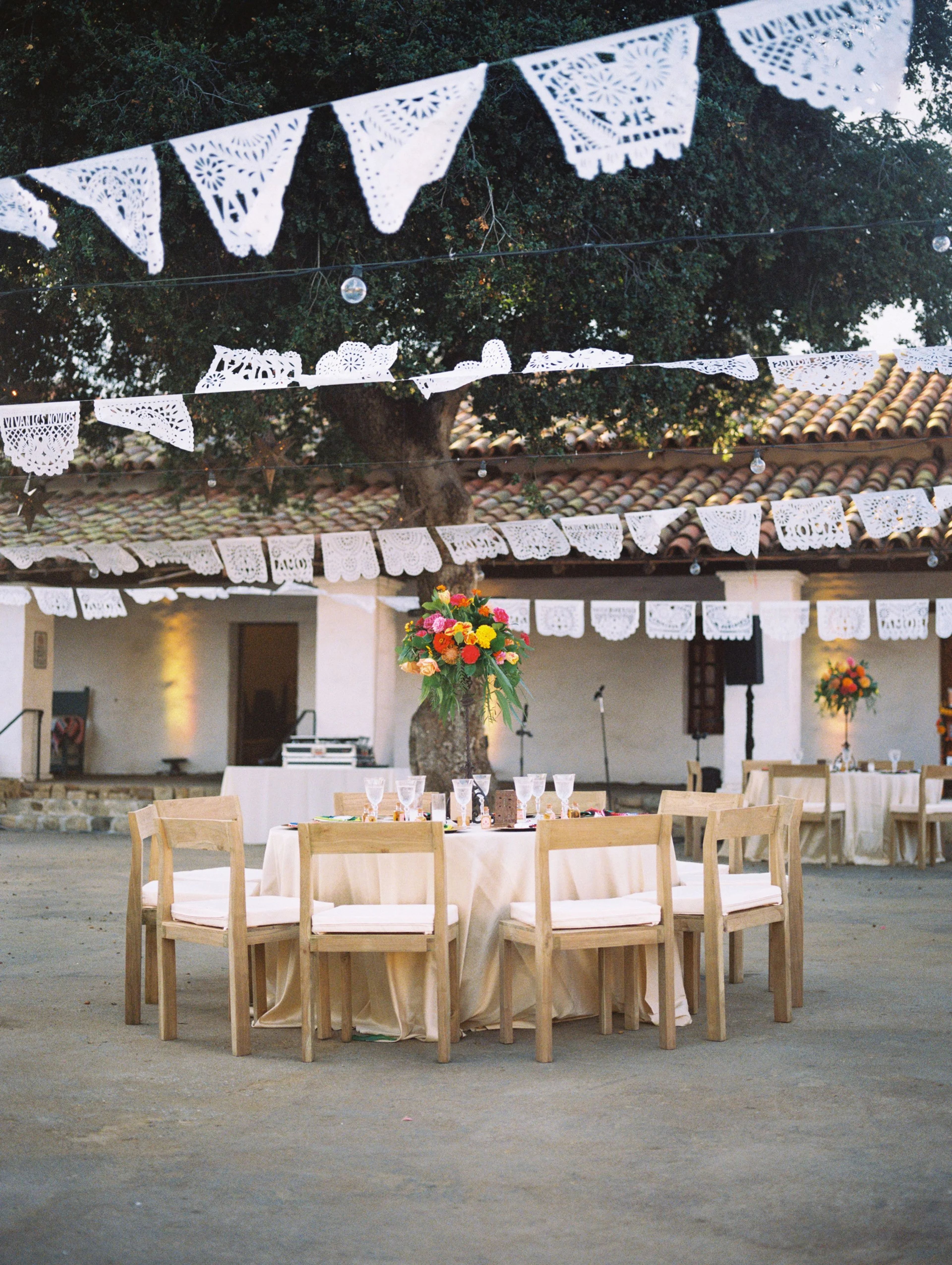 Featured photo from Casa de la Guerra