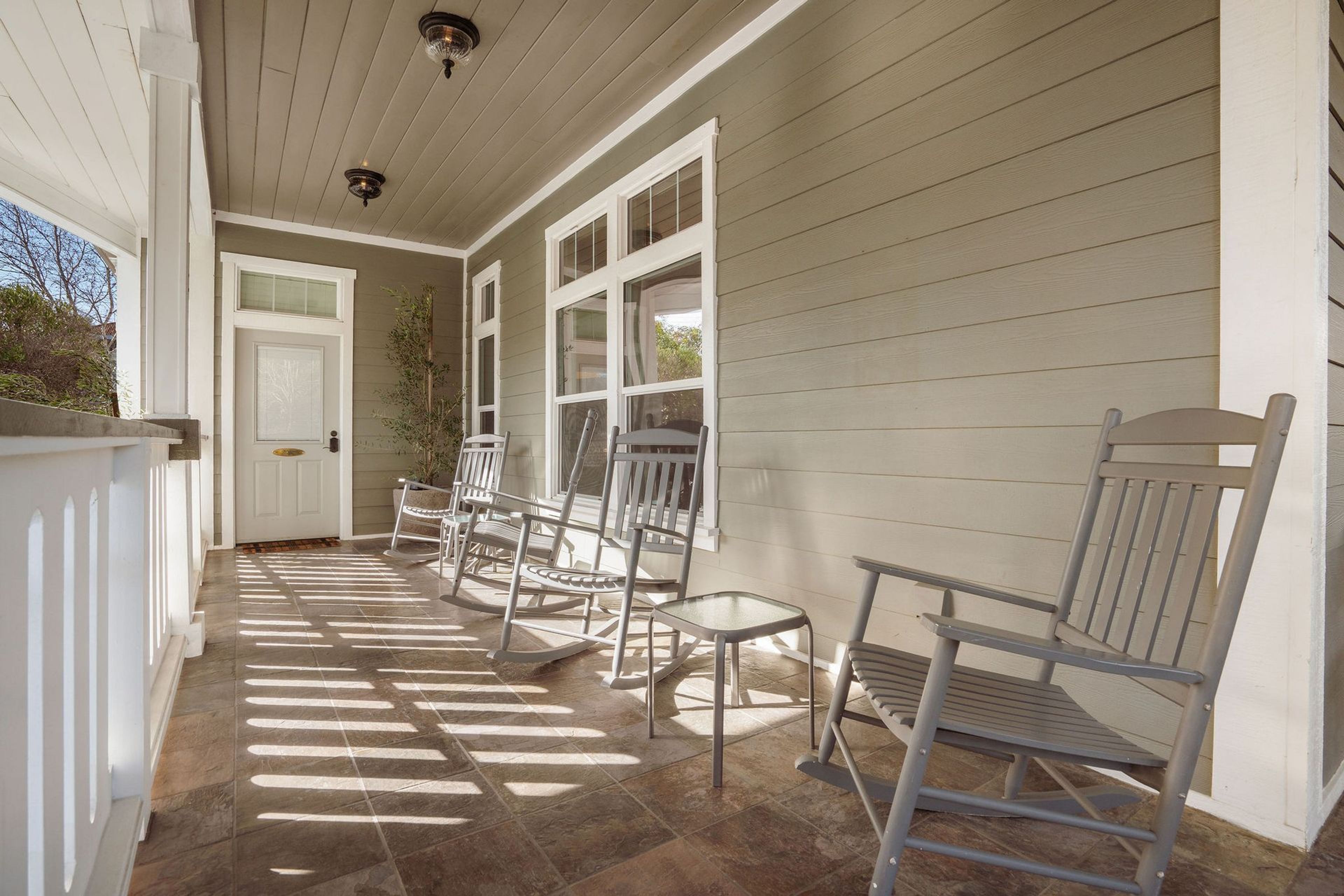 Featured photo from For Friends Inn