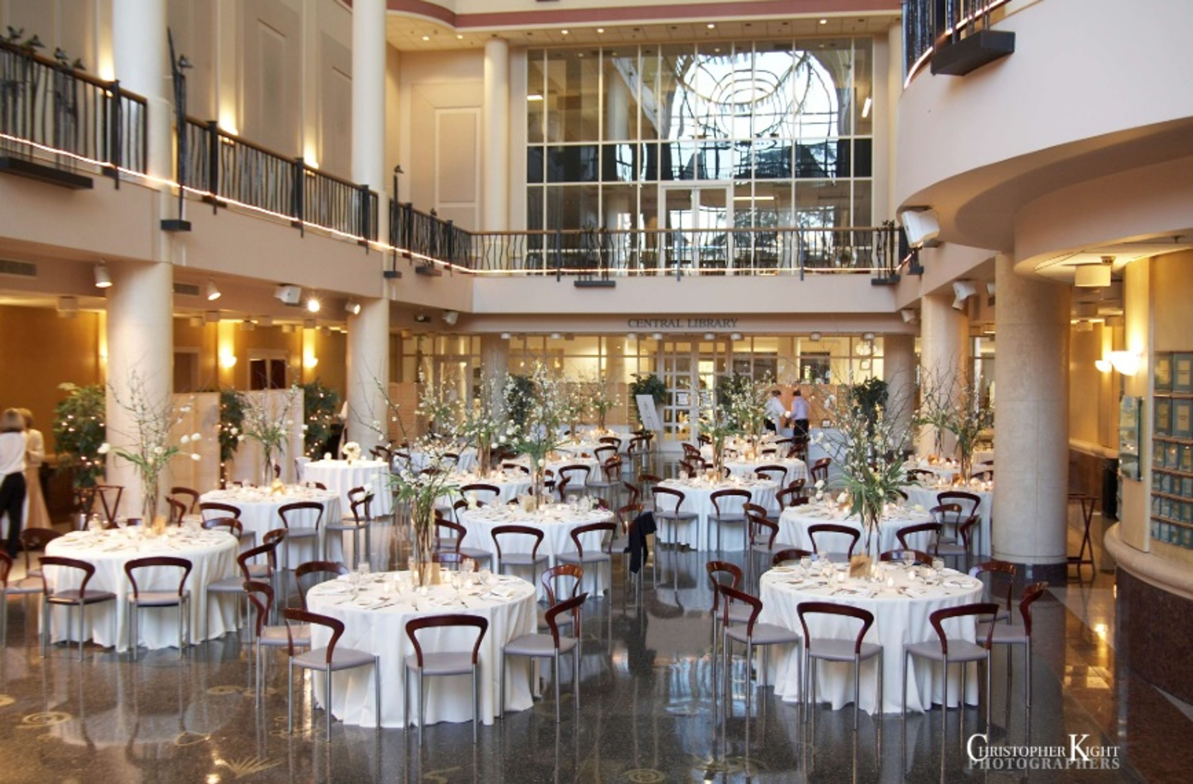 Featured photo from Tsakopoulos Library Galleria