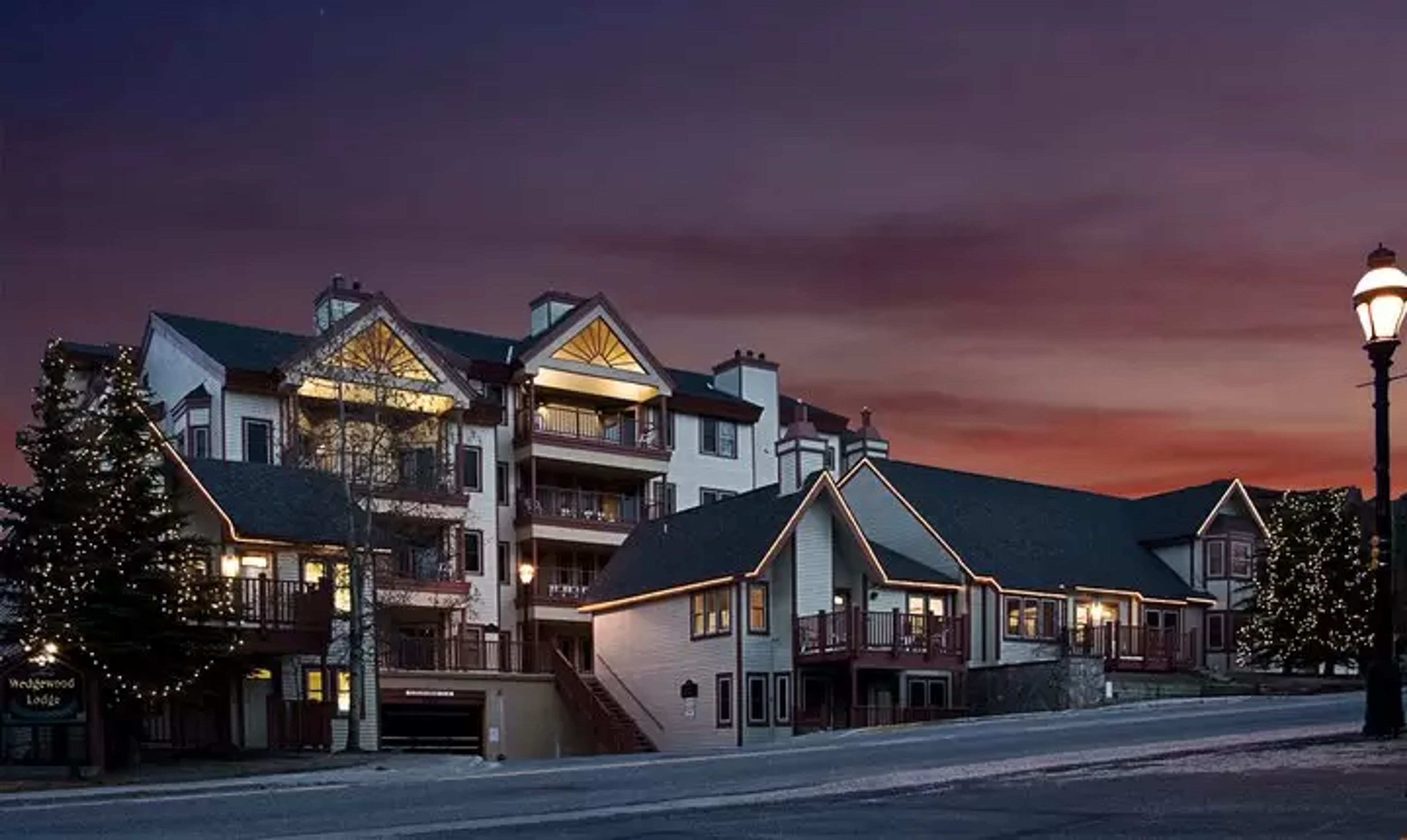 Featured photo from The Wedgewood Lodge