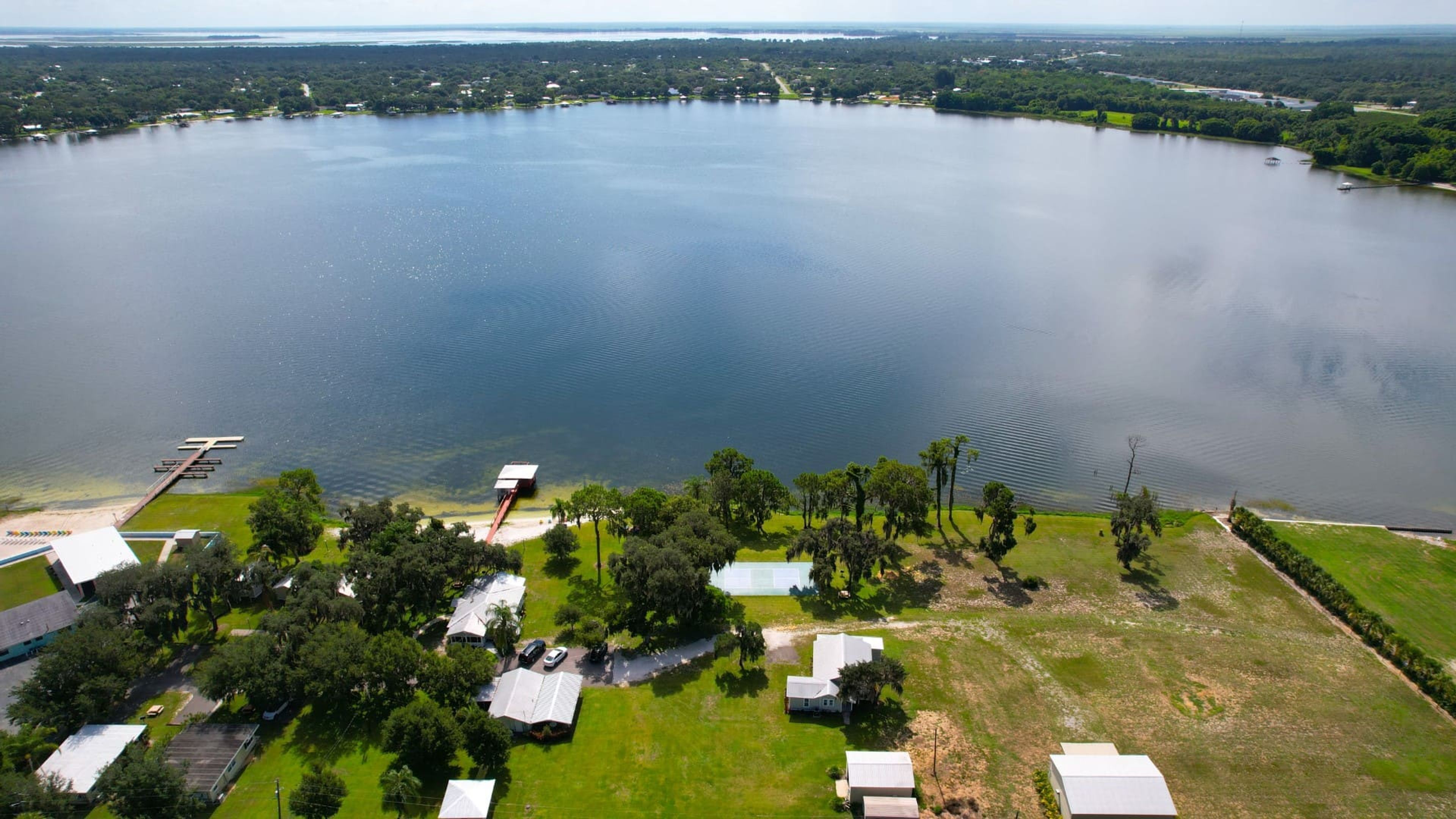 Featured photo from Lakeside Cottages