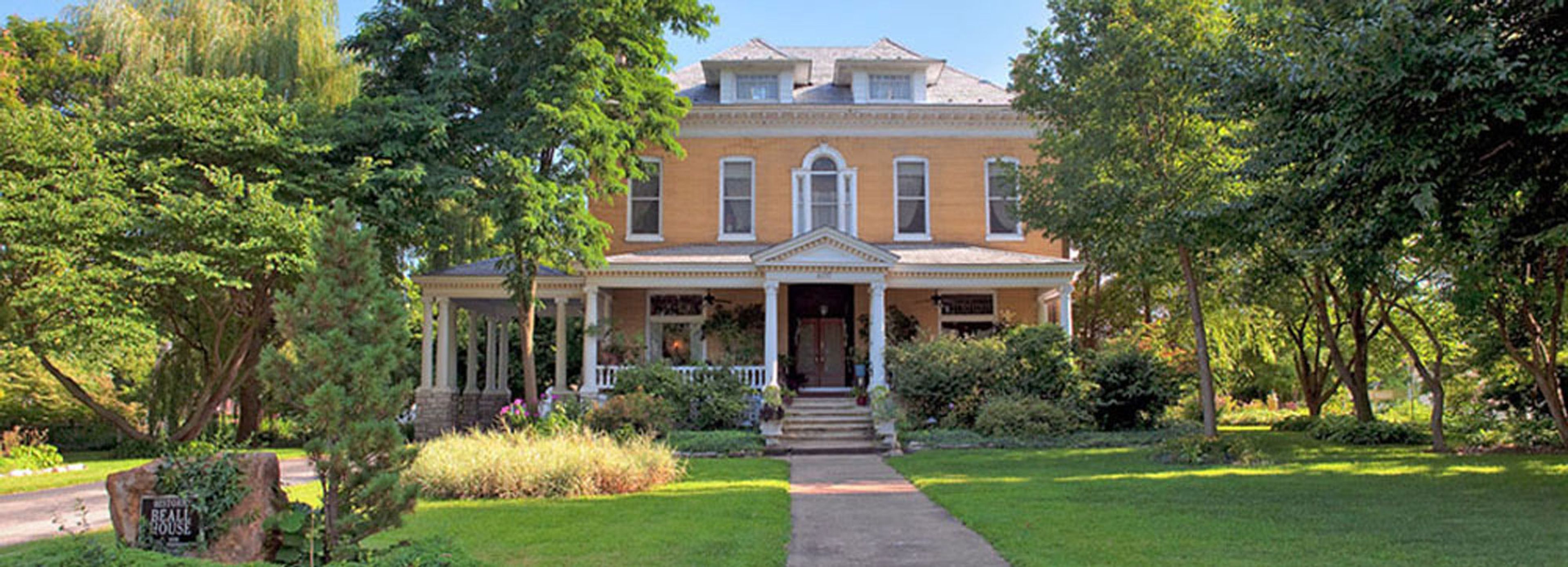 Featured photo from Beall Mansion An Elegant Bed & Breakfast Inn