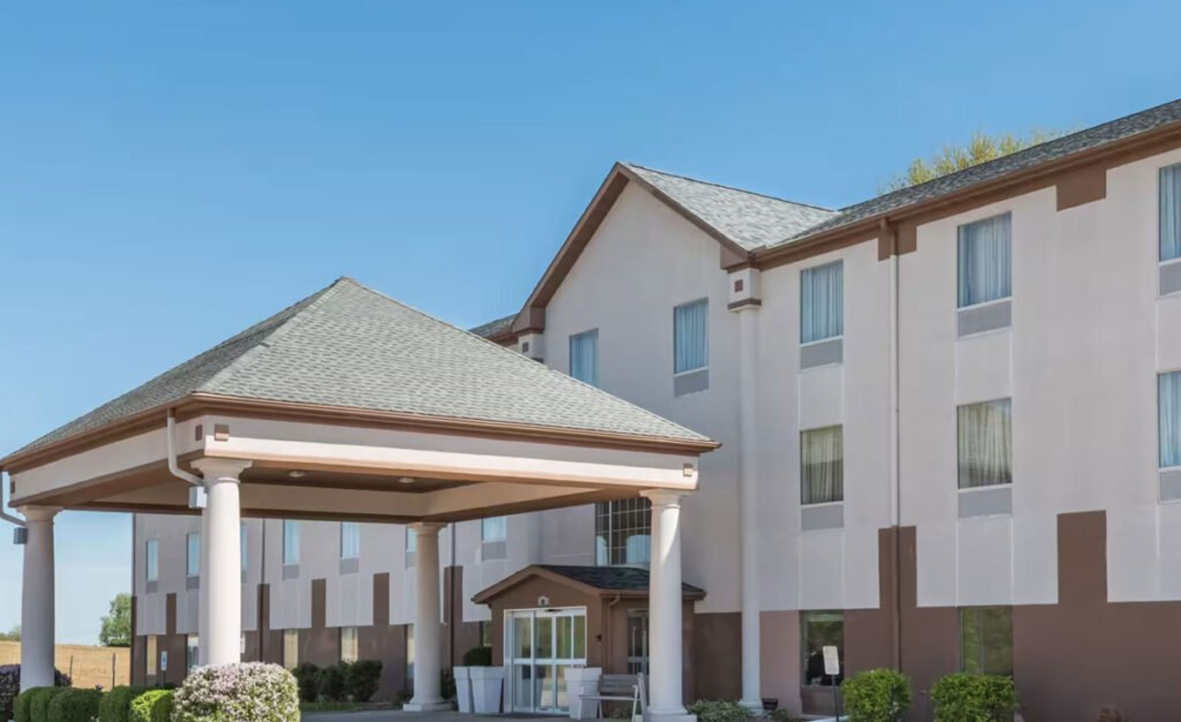 Featured photo from Baymont Inn & Suites