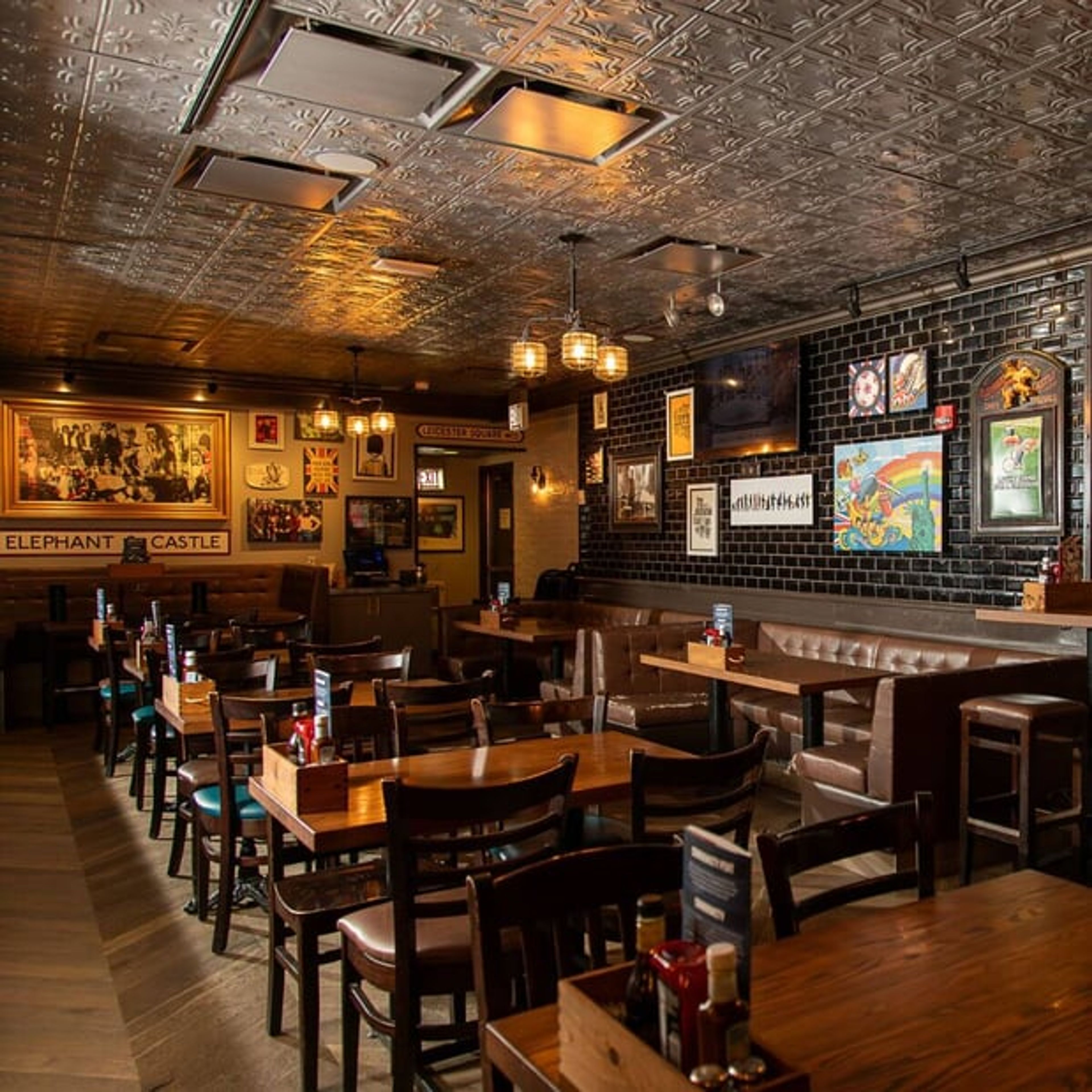 Featured photo from Elephant & Castle Pub and Restaurant West Adams