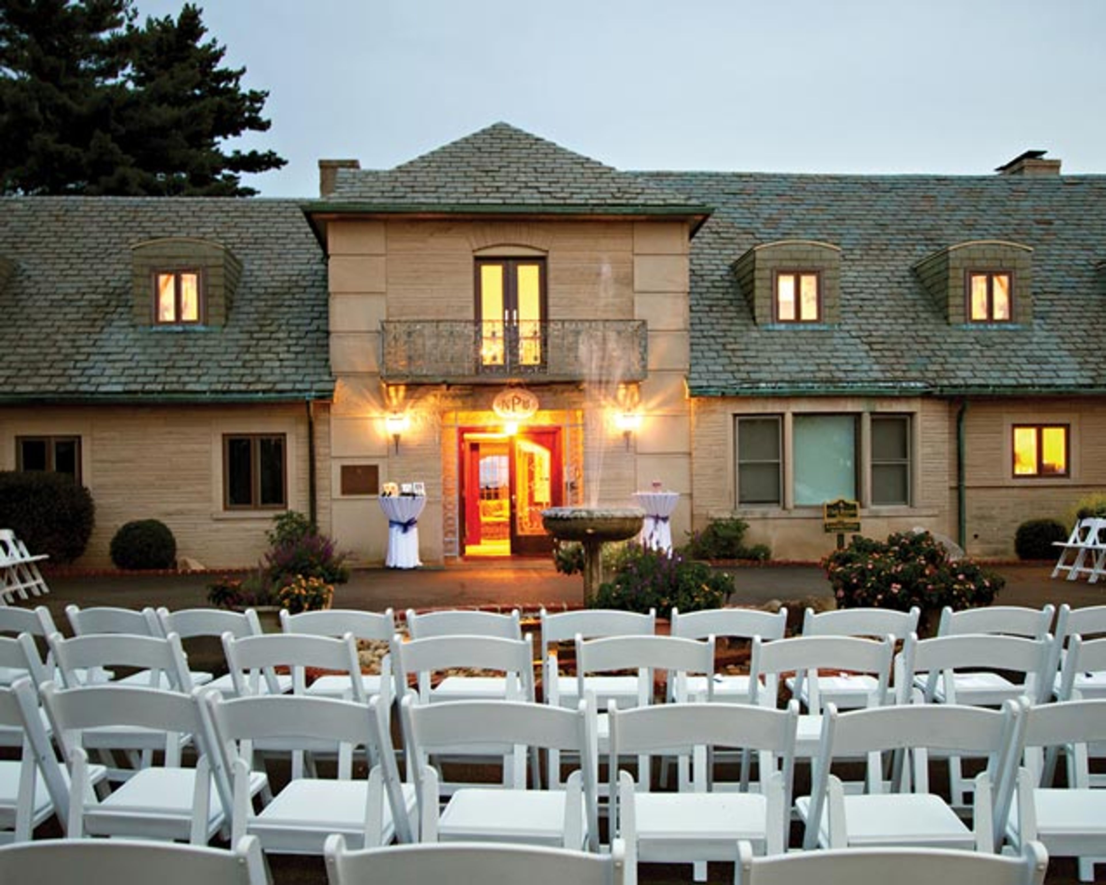 Featured photo from Deer Park Manor Weddings & Events
