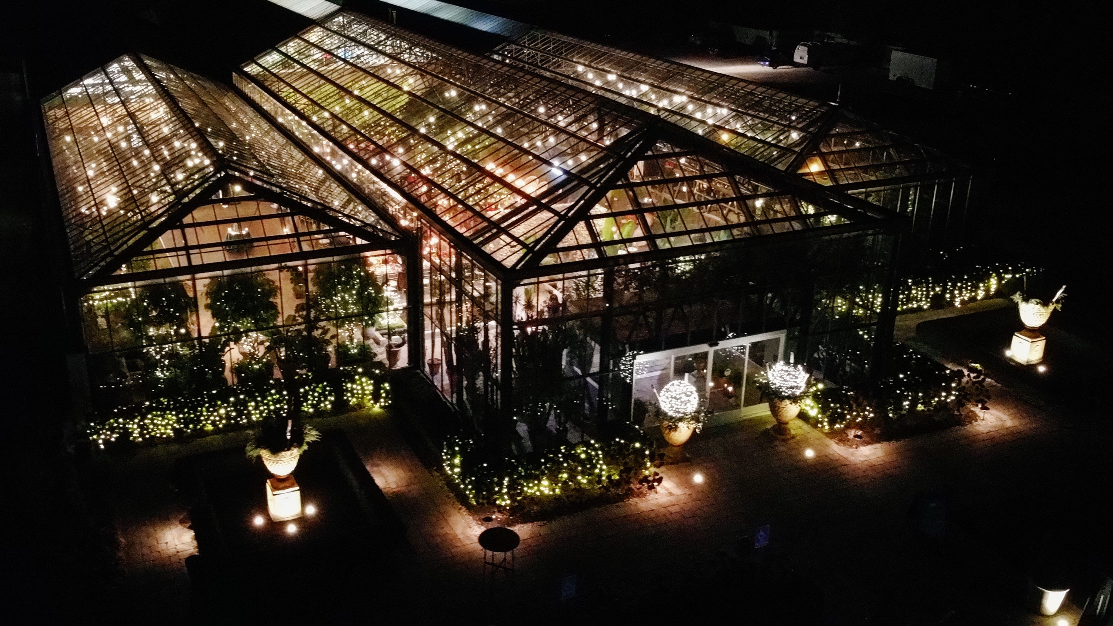 Featured photo from Planterra Conservatory