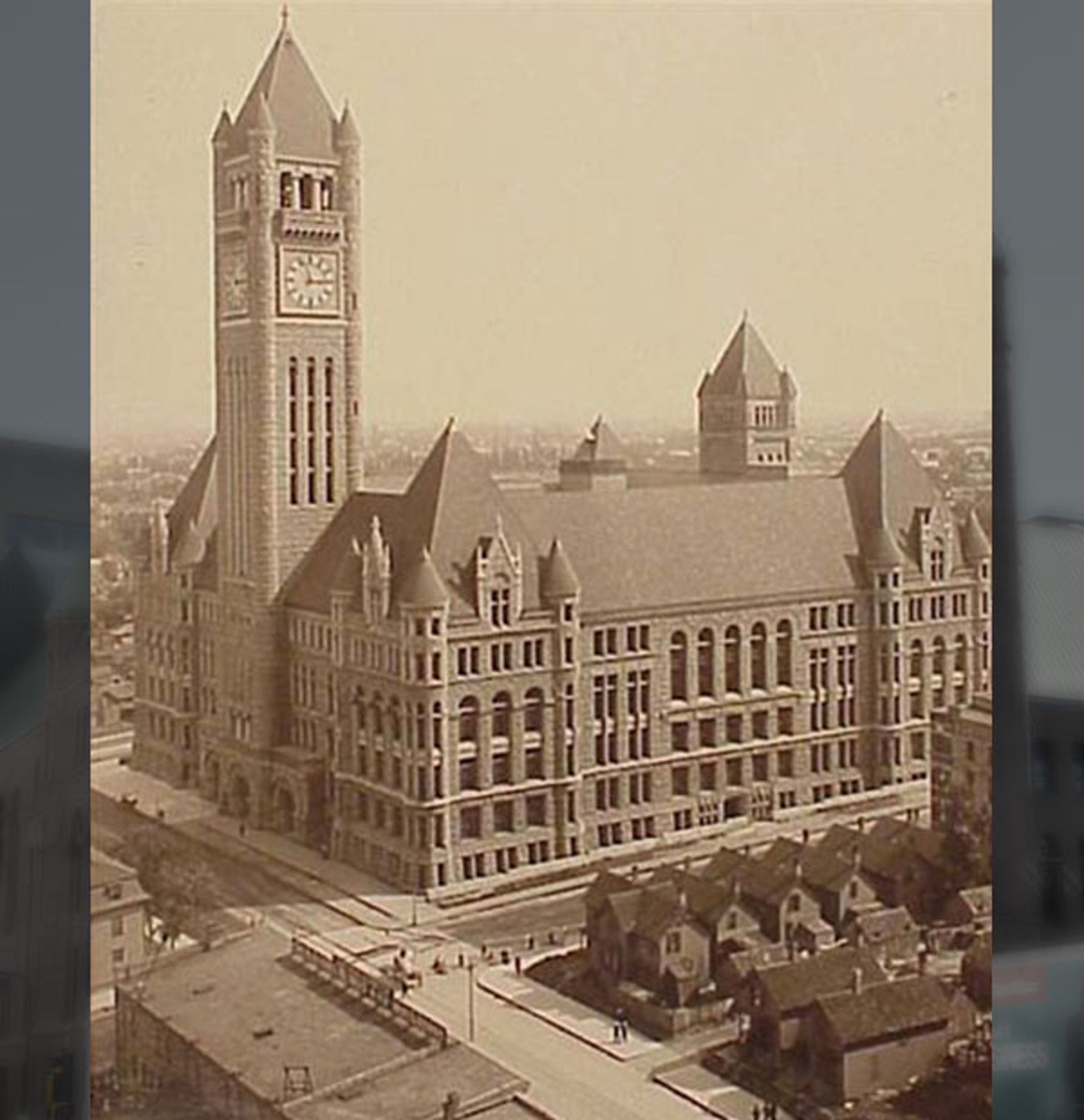 Featured photo from Historic Minneapolis City Hall & Court House