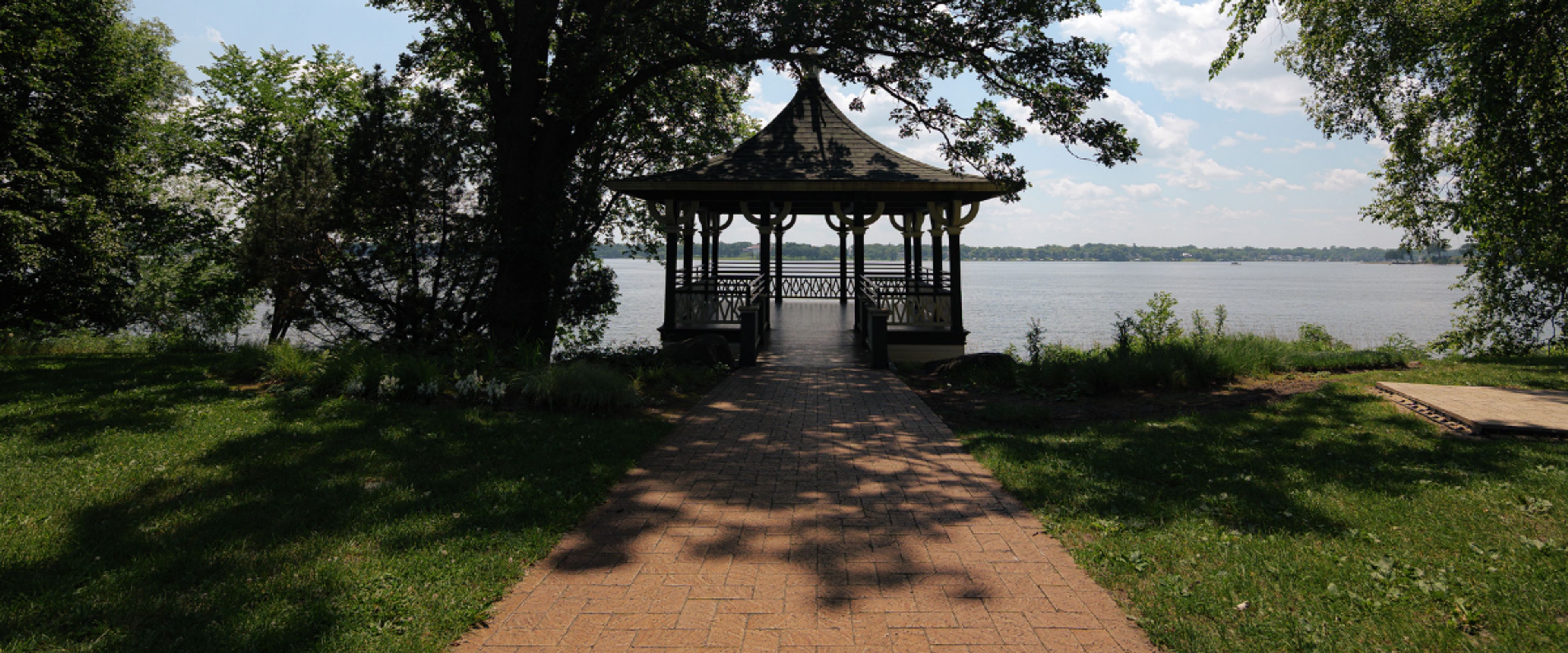 Featured photo from Noerenberg Gardens